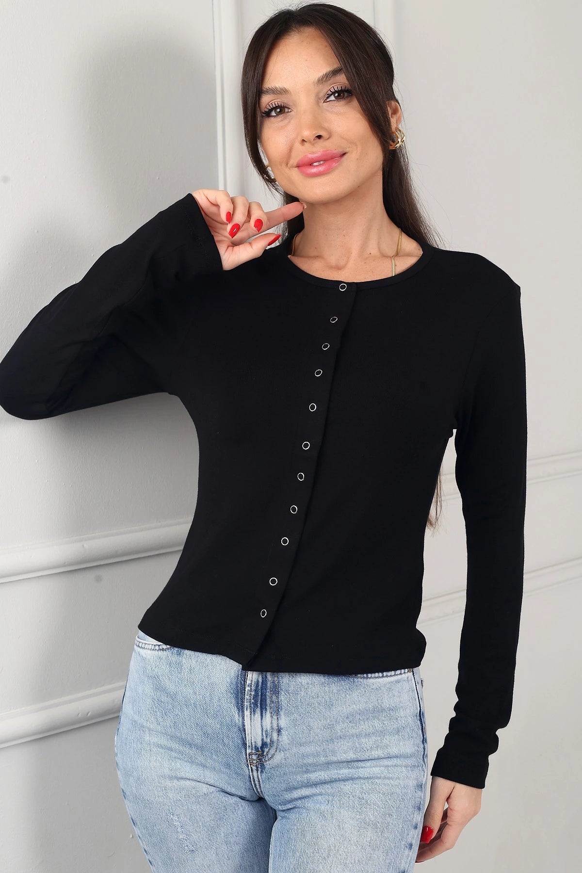 Image of Women's Buzzy Full-Length Snap-Button Lycra Blouse