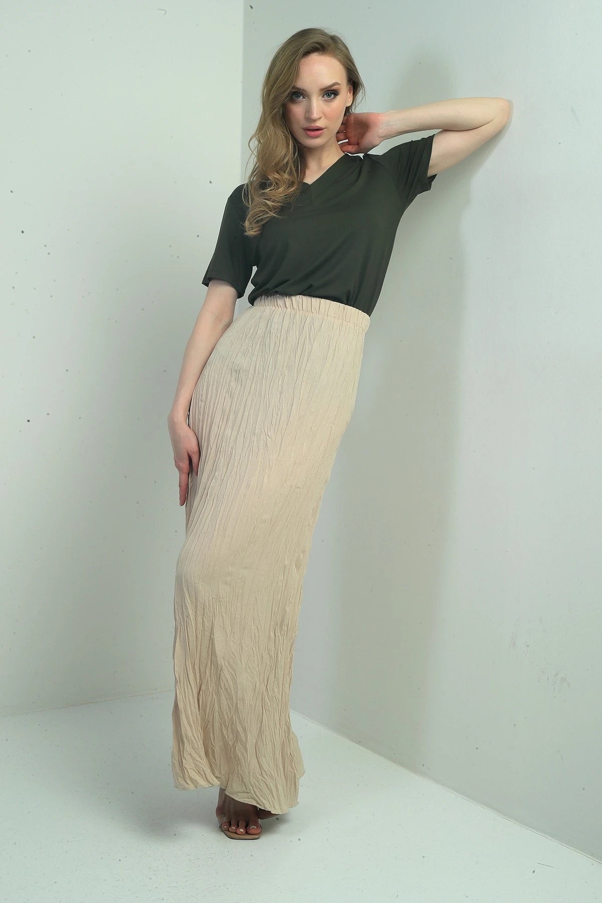 Image of Fustă lungă pentru femei cu talie elastică și model cu încrețituri