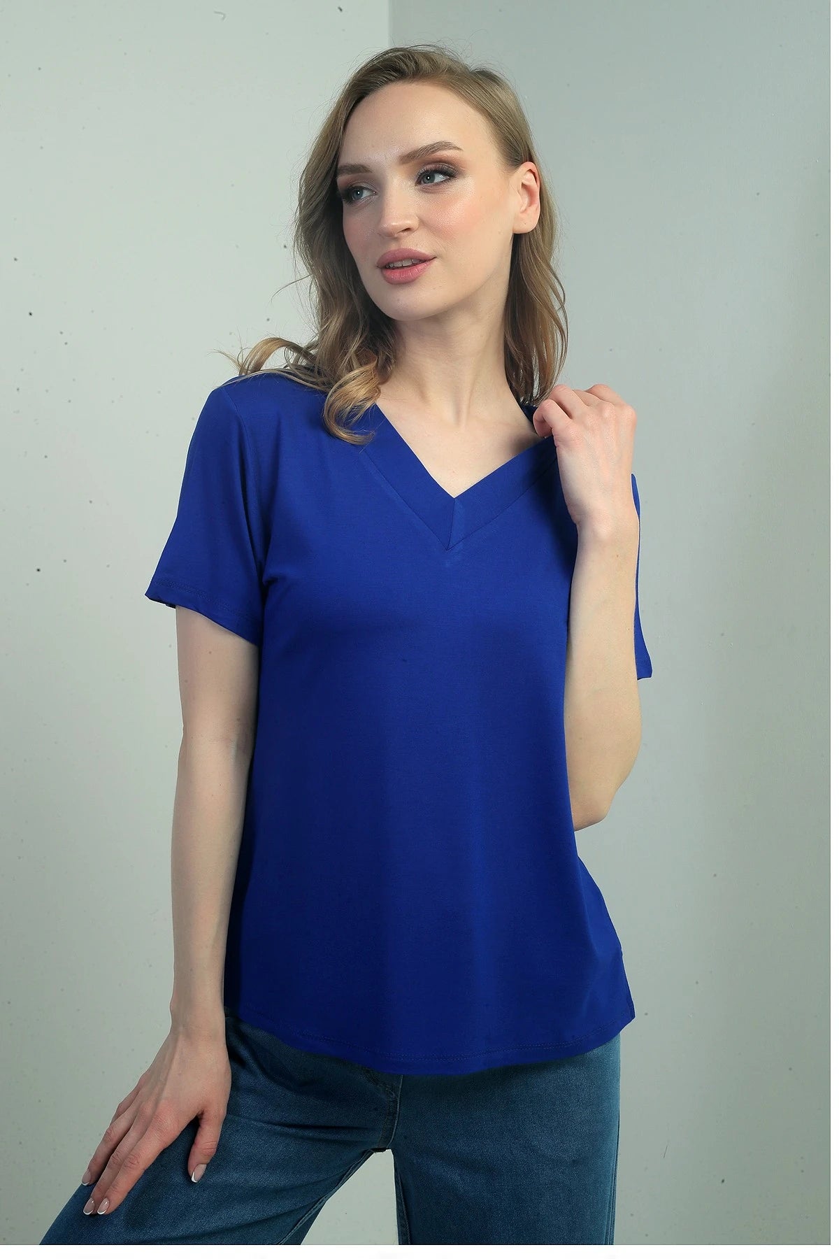 Image of Women's V-Neck Short-Sleeve Blouse with Slit