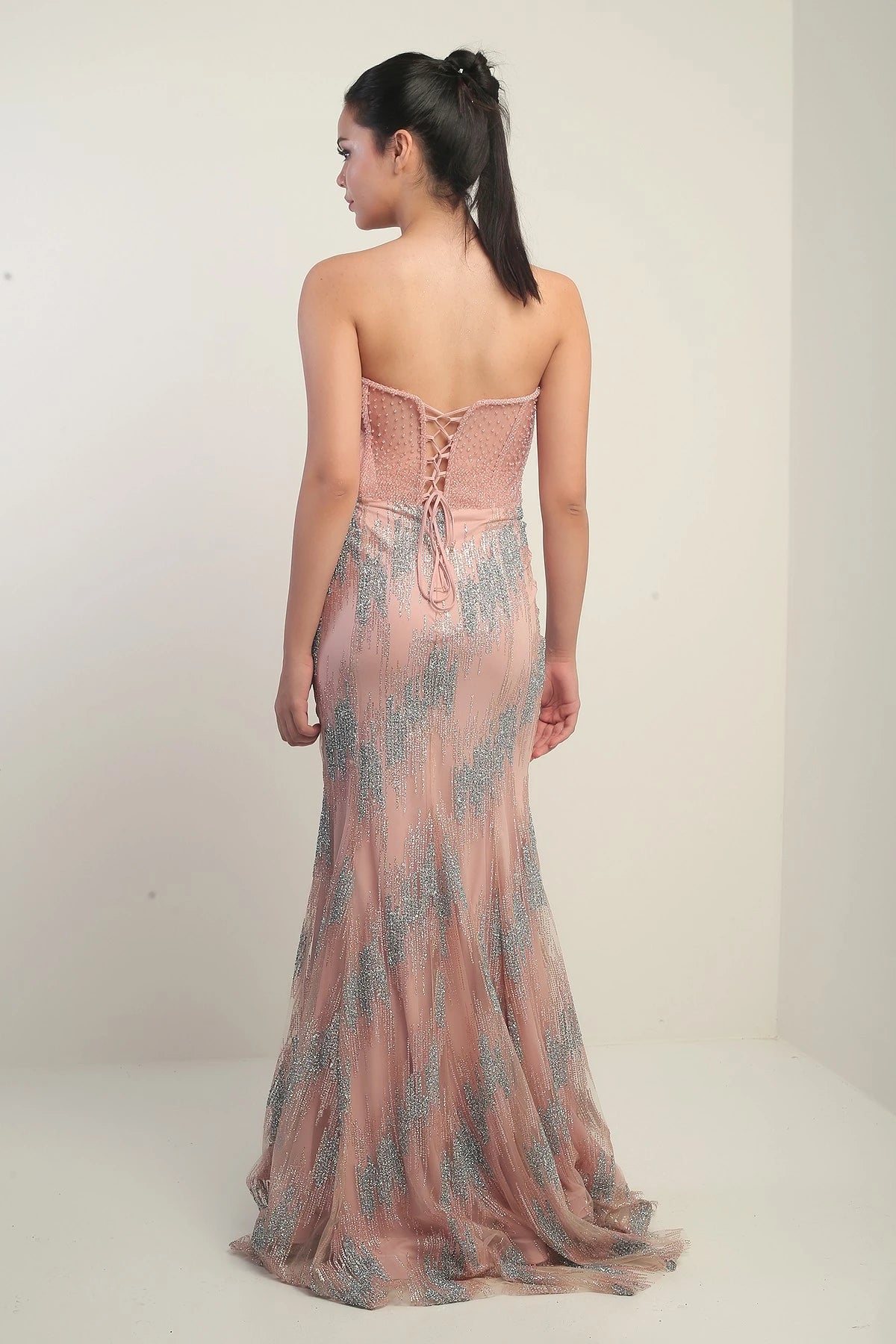 Image of Kadın Boncuk-Taş Detaylı Astarlı Balenli Üstü Transparan Uzun Elbise