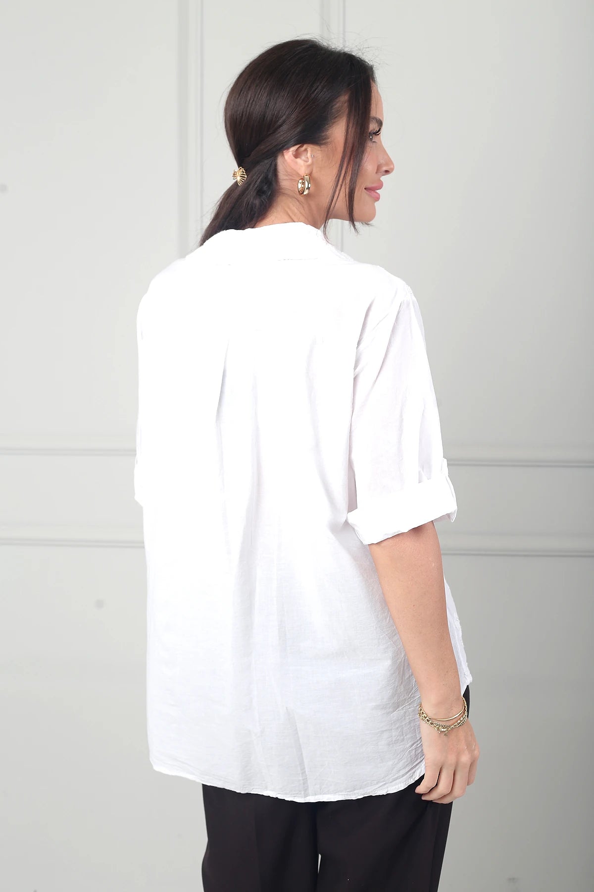 Image of Kadın İtalyan Çiçek Nakış İşlemeli Kısa Kollu Cotton Gömlek