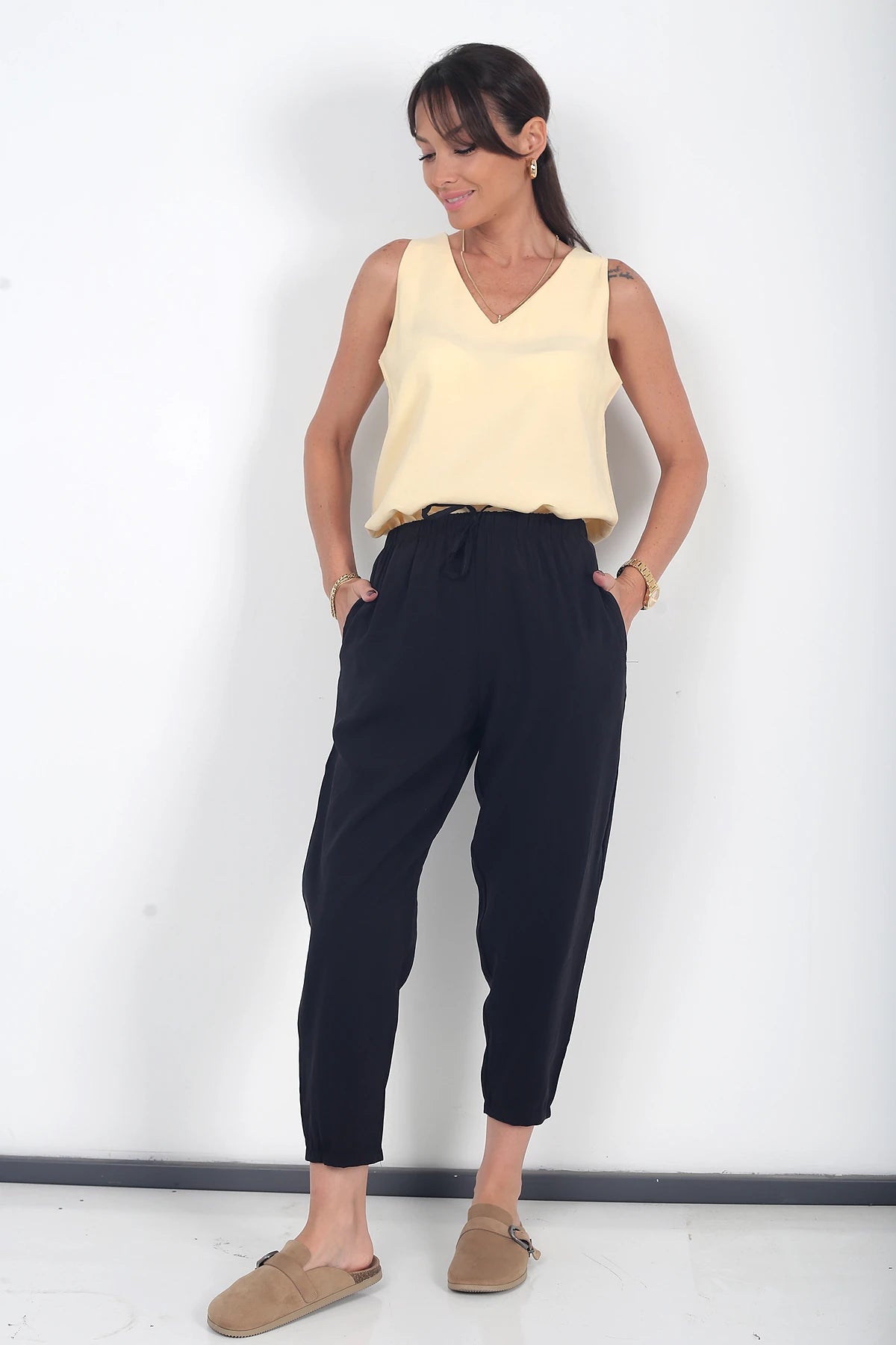 Image of Kadın Beli Lastikli Cepli İtalyan Cotton Lyocell Şalvar Pantolon