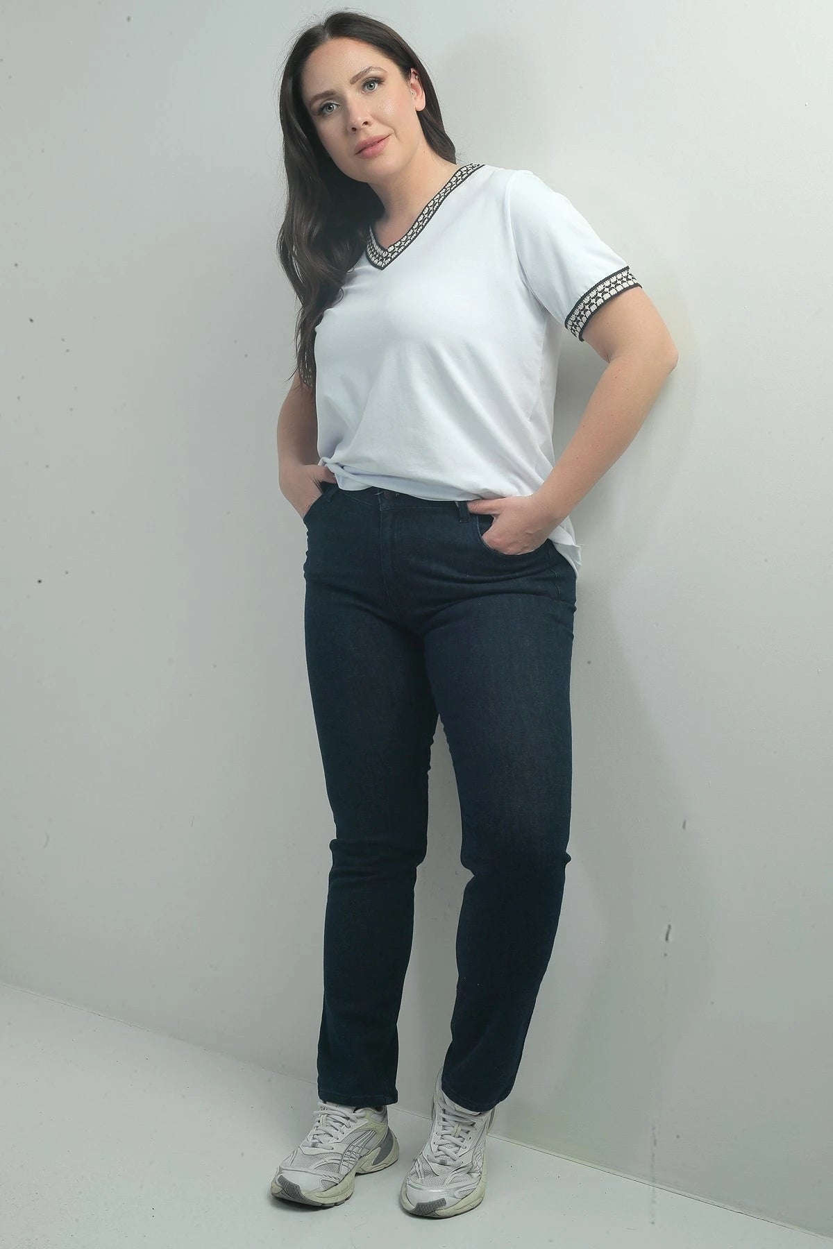 Image of Kadın Yüksek Bel Boru Paça Likralı Büyük Beden Kot Pantolon