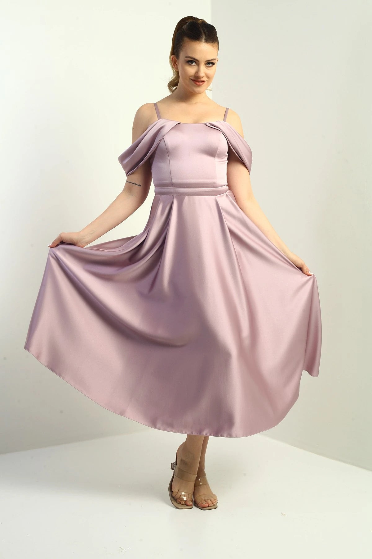 Image of Women's Strappy Dropped Sleeve Lined Pleated Satin Flared Long Dress