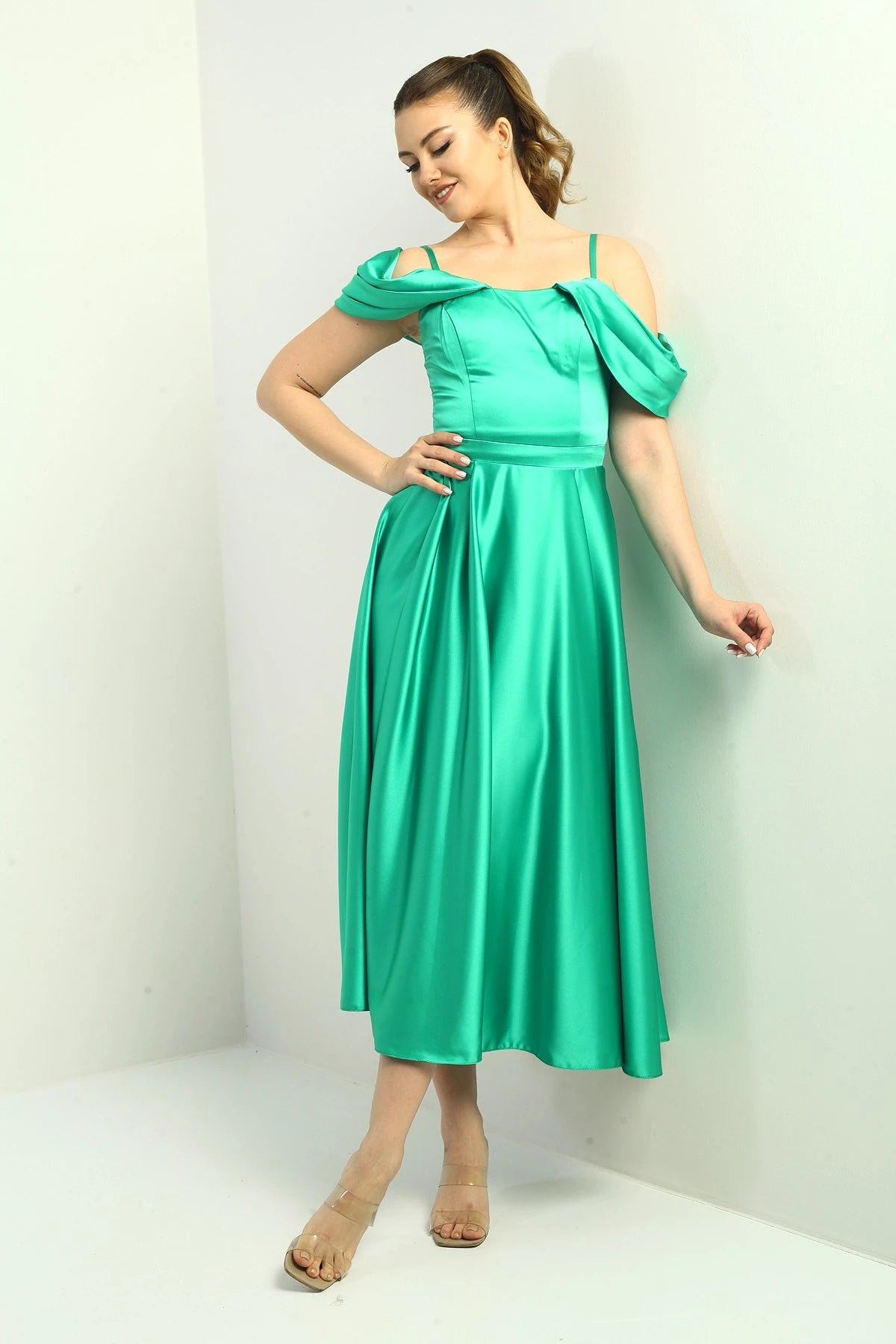 Image of Women's Strappy Dropped Sleeve Lined Pleated Satin Flared Long Dress