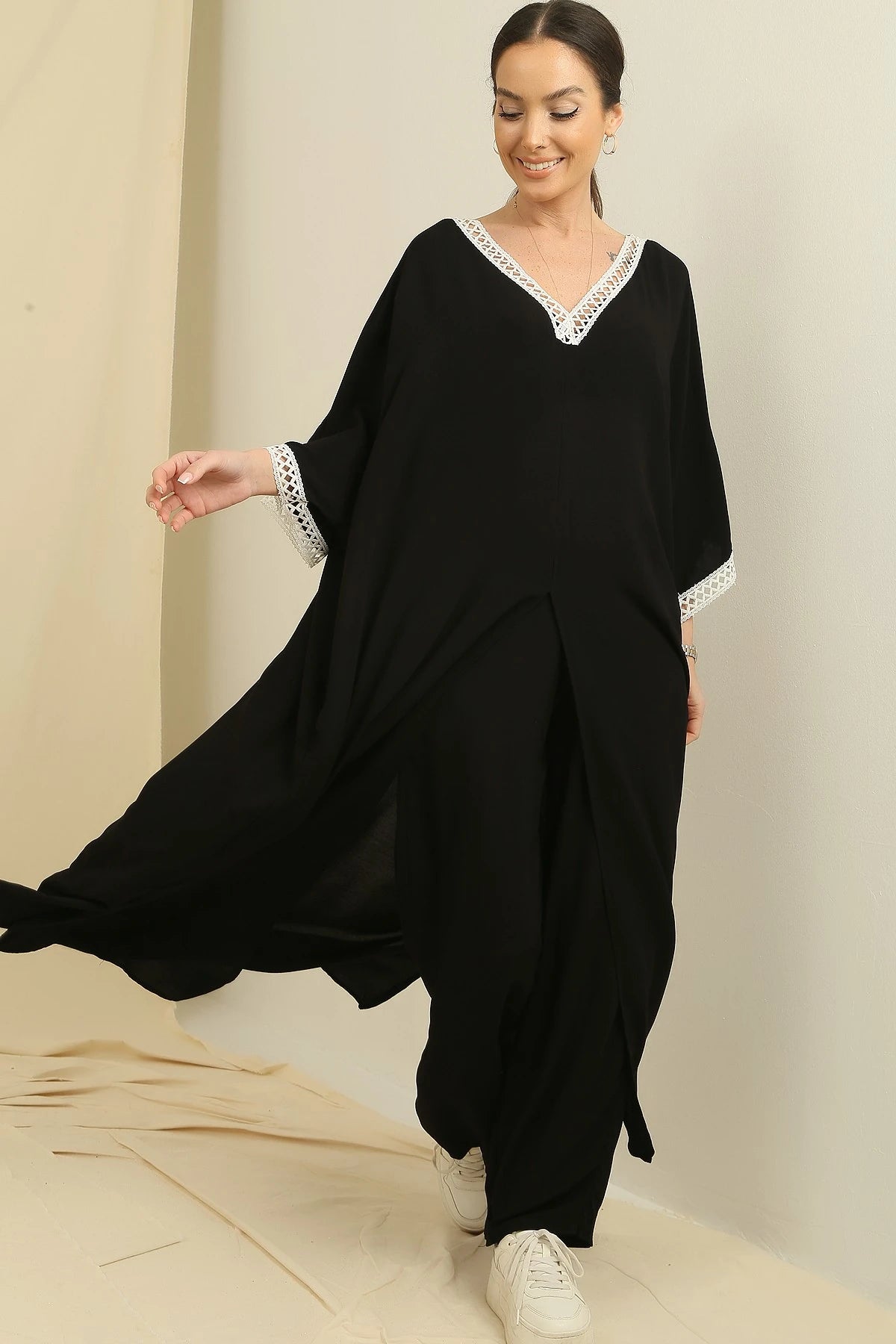 Image of Lace-Detailed Long Tunic with Pockets and Elastic Waist Trousers Oversize 2-Piece Viscose Set
