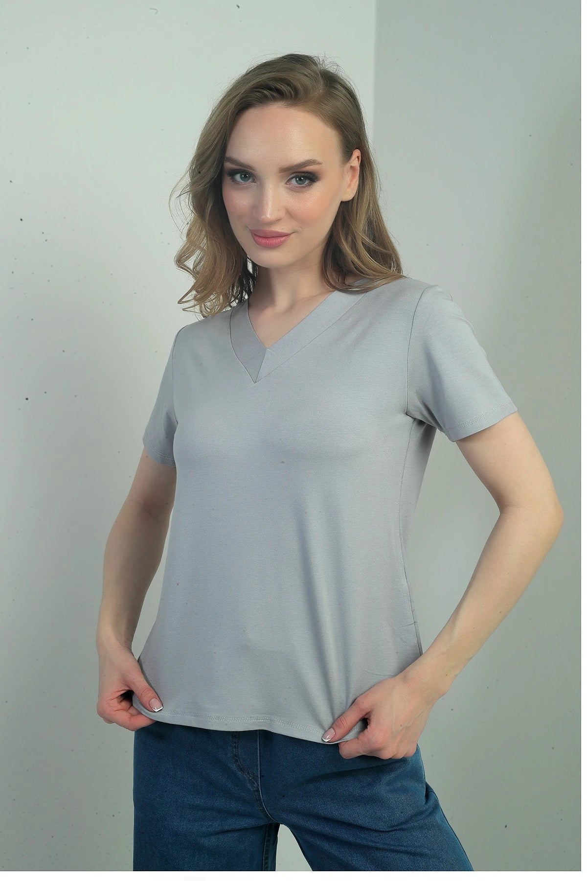 Image of Women's V-Neck Short-Sleeve Blouse with Slit