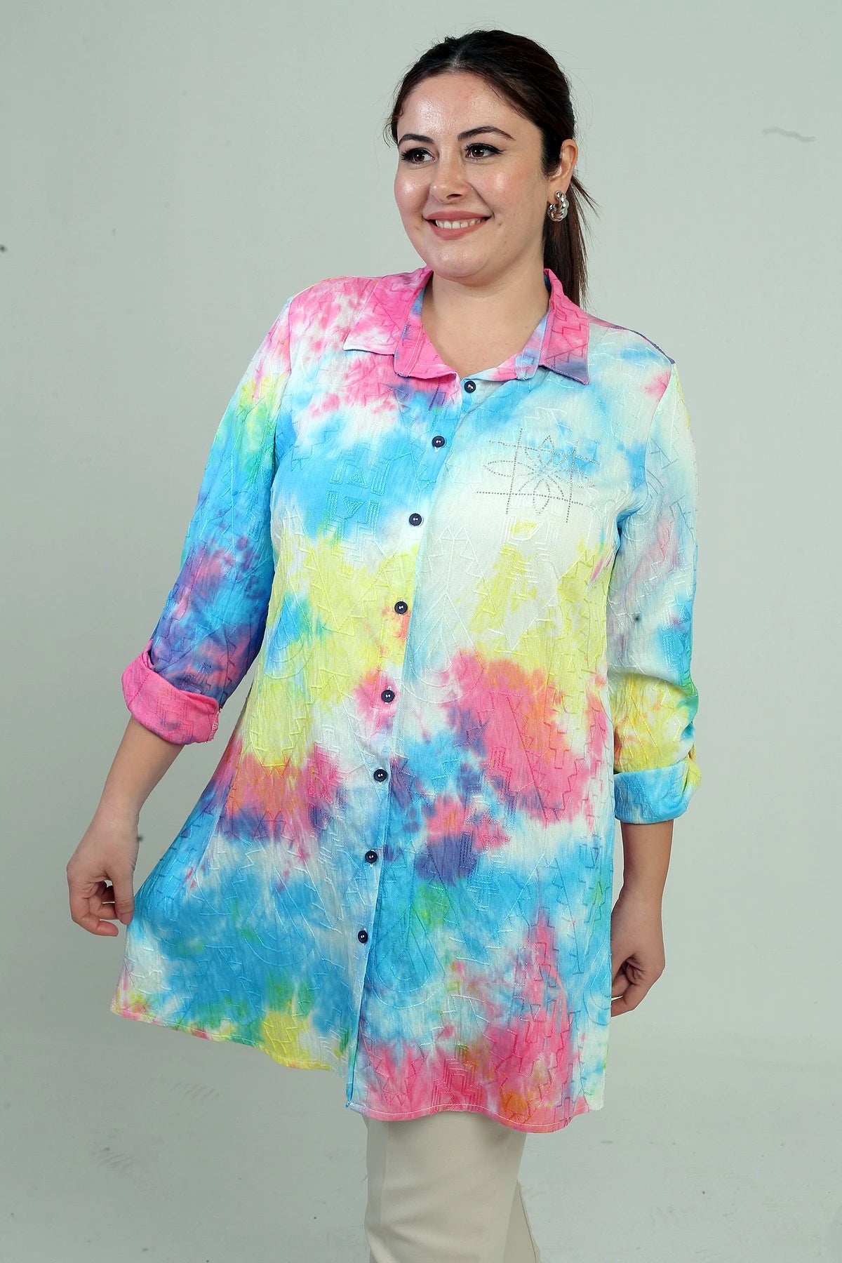 Image of Kadın Kol Katlamalı İşlemeli Büyük Beden Batik Uzun Gömlek
