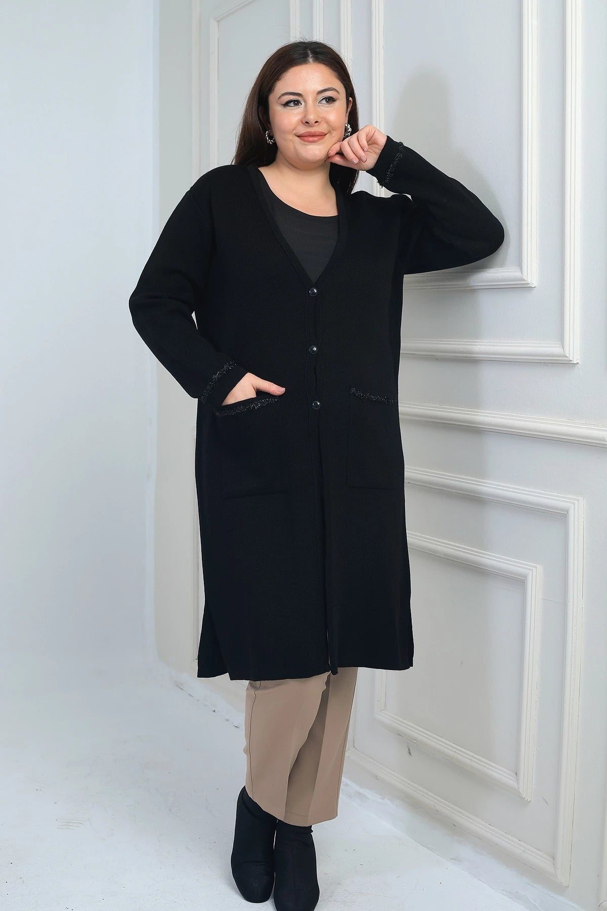 Image of Women's Plus Size Long Knit Cardigan with Pockets and Stripe Detail