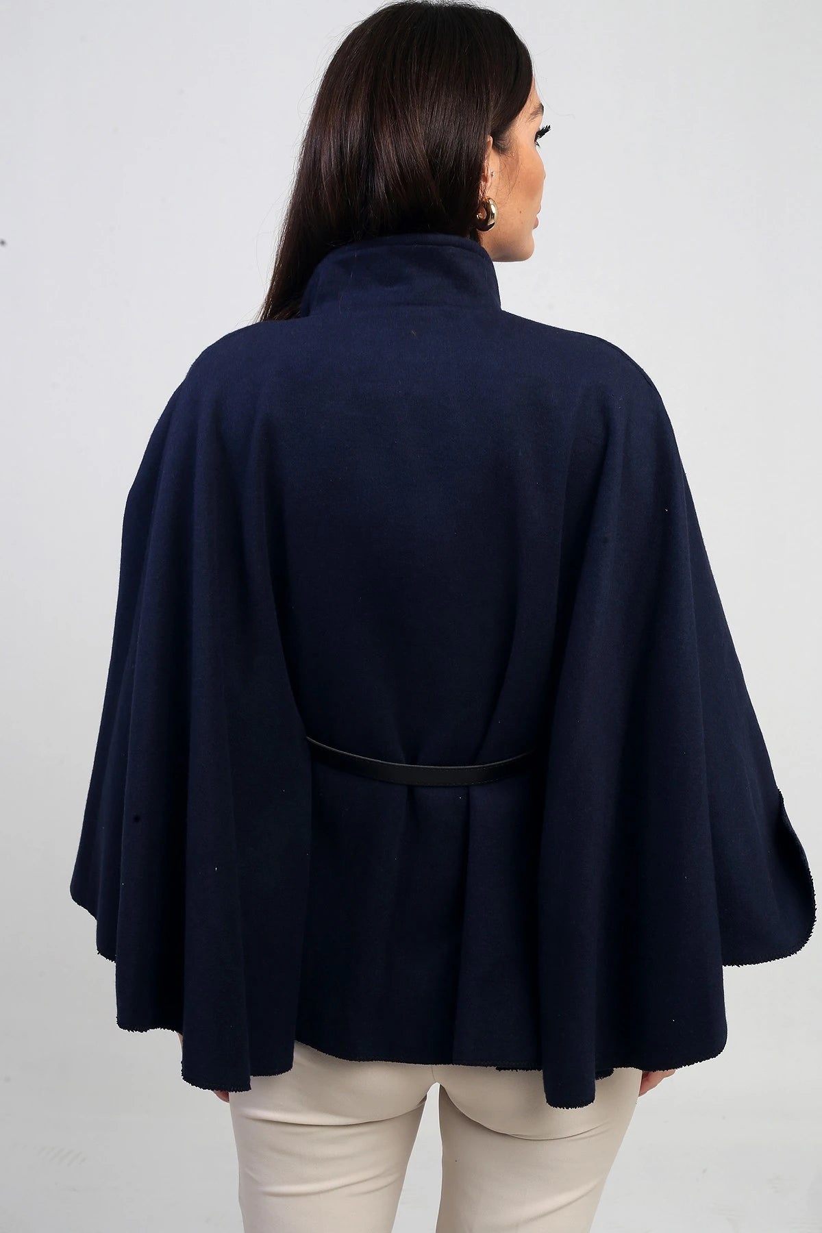 Image of Women's Buttoned Belted Cashmere Poncho