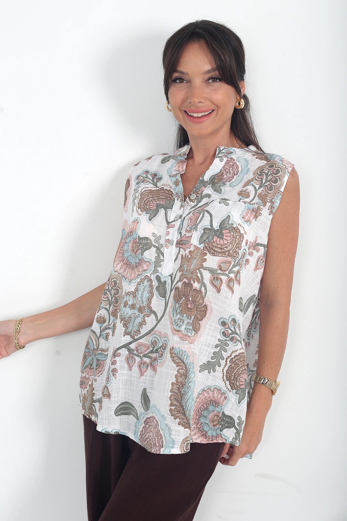 Image of Kadın İtalyan Cotton Sıfır Kol Büyük Çiçekli Cepli Oversize Bluz