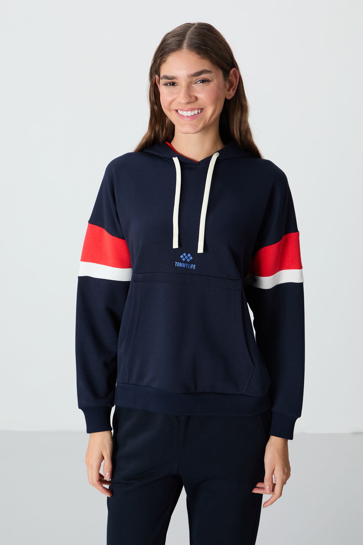 Image of İndigo Kompakt Pamuklu Kalın Pürüzsüz Dokulu Kapüşonlu Oversize Fit Kadın Sweatshirt - 97290