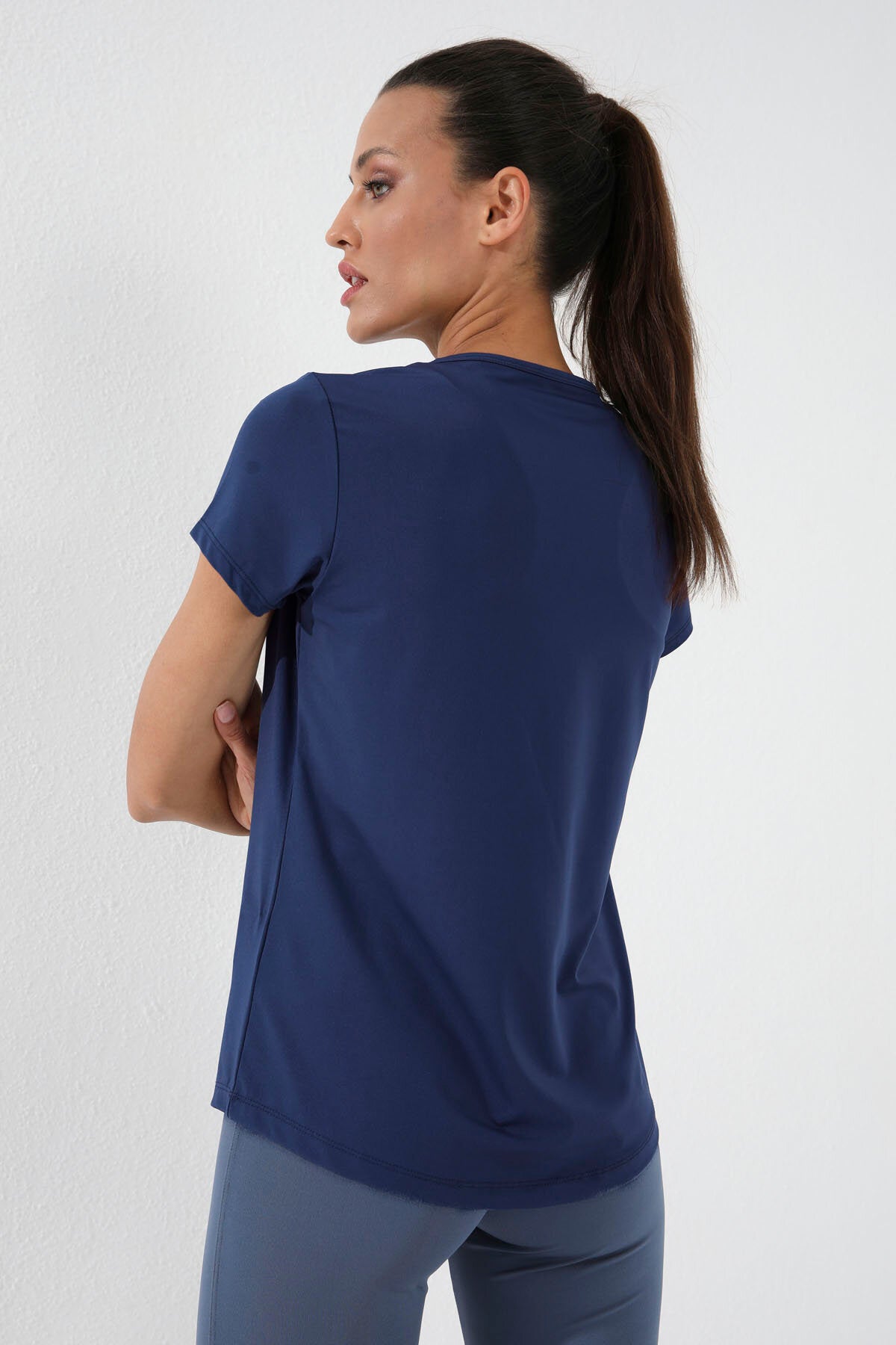 Image of İndigo Basic Kısa Kol Standart Kalıp O Yaka Kadın T-Shirt - 97144