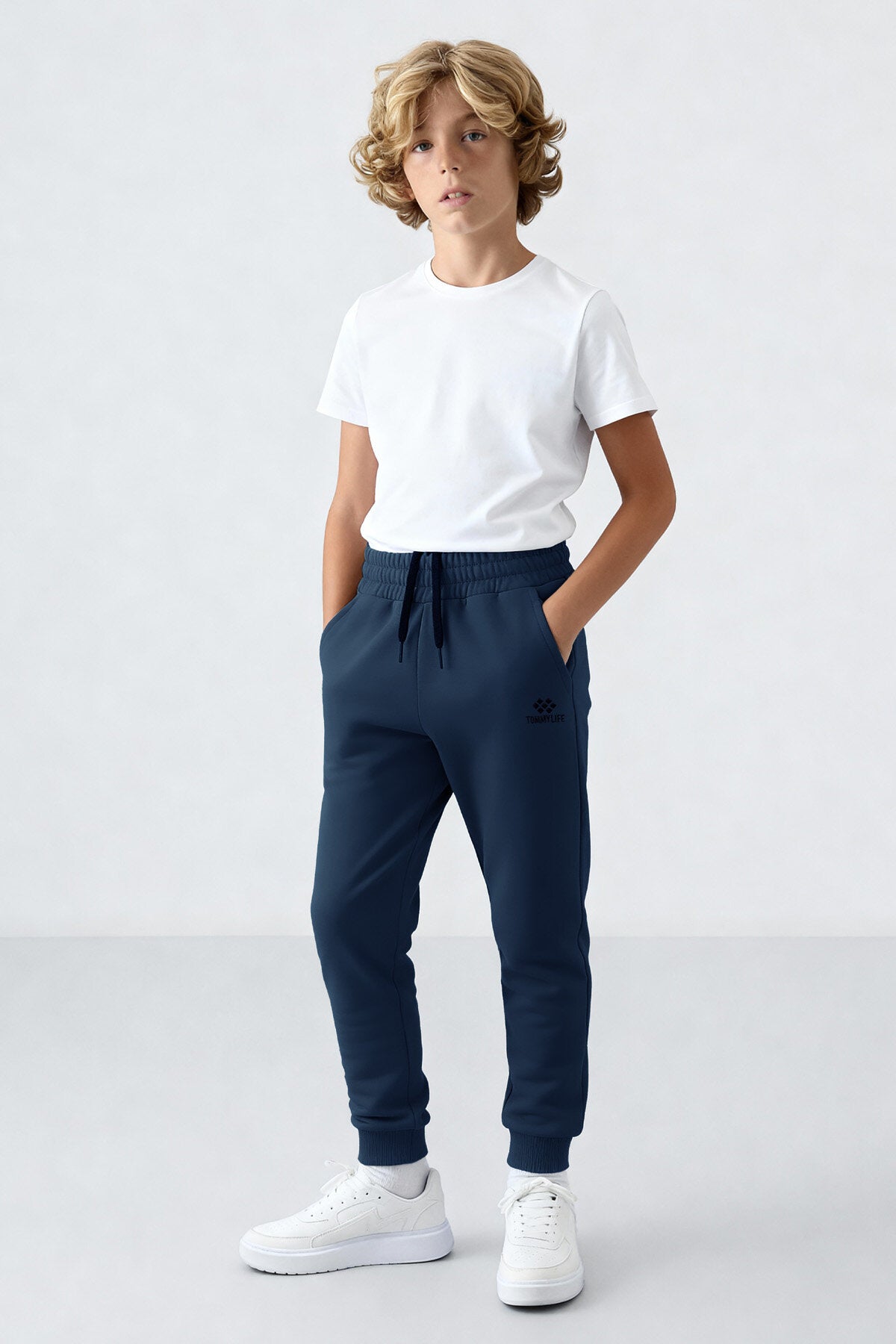 Image of İndigo Standart Fit Manşetli İnce Erkek Çocuk Eşofman Alt - 11062