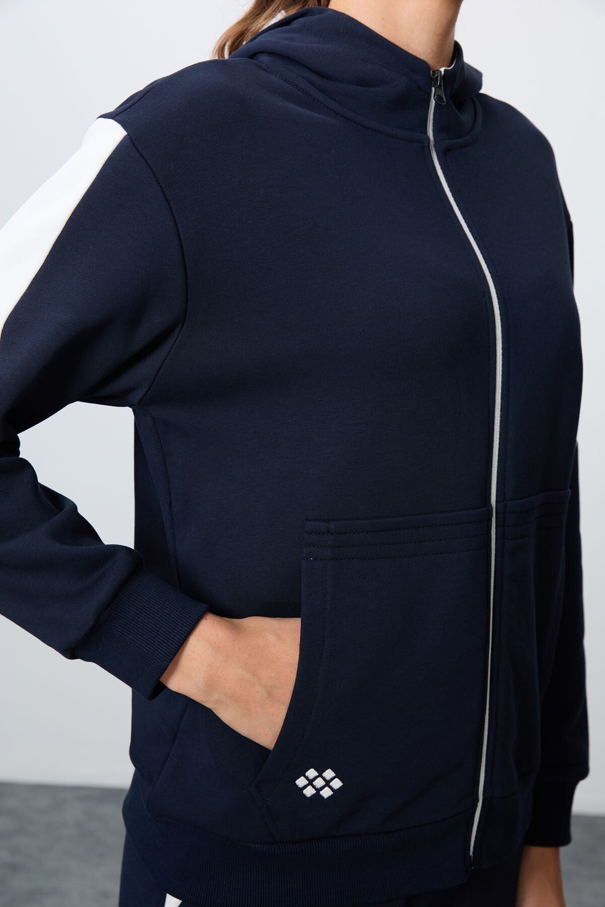 Image of İndigo Kompakt Pamuklu Kalın Pürüzsüz Dokulu Kapüşonlu Oversize Fit Kadın Eşofman Takım - 95343