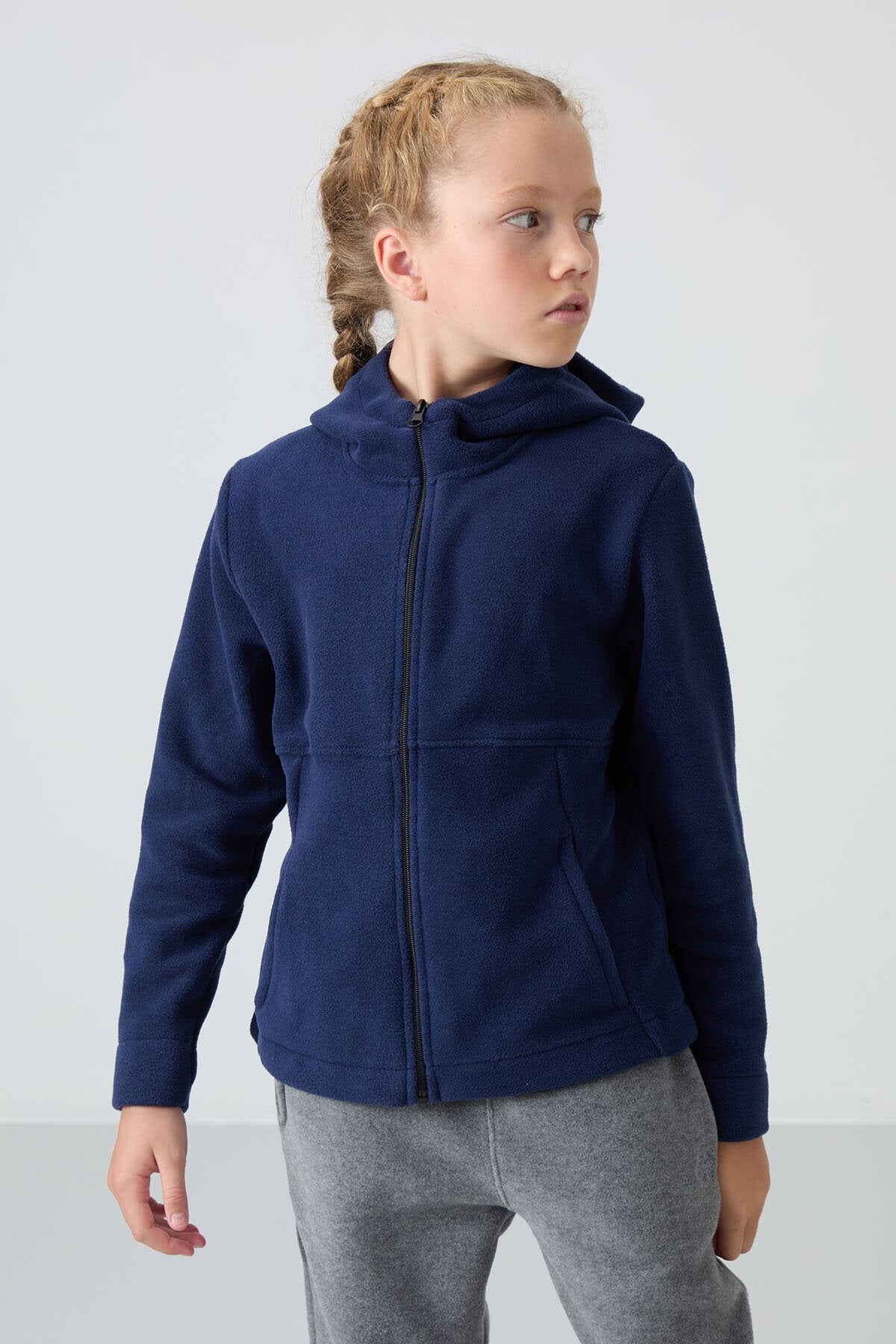Image of İndigo Kalın Yumuşak Dokulu Standart Fit Nakışlı Polar Kız Çocuk Sweatshirt - 75152