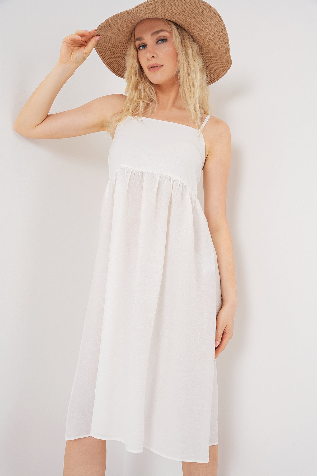 Image of Women's Strappy Ayrobin Dress 2565 - White