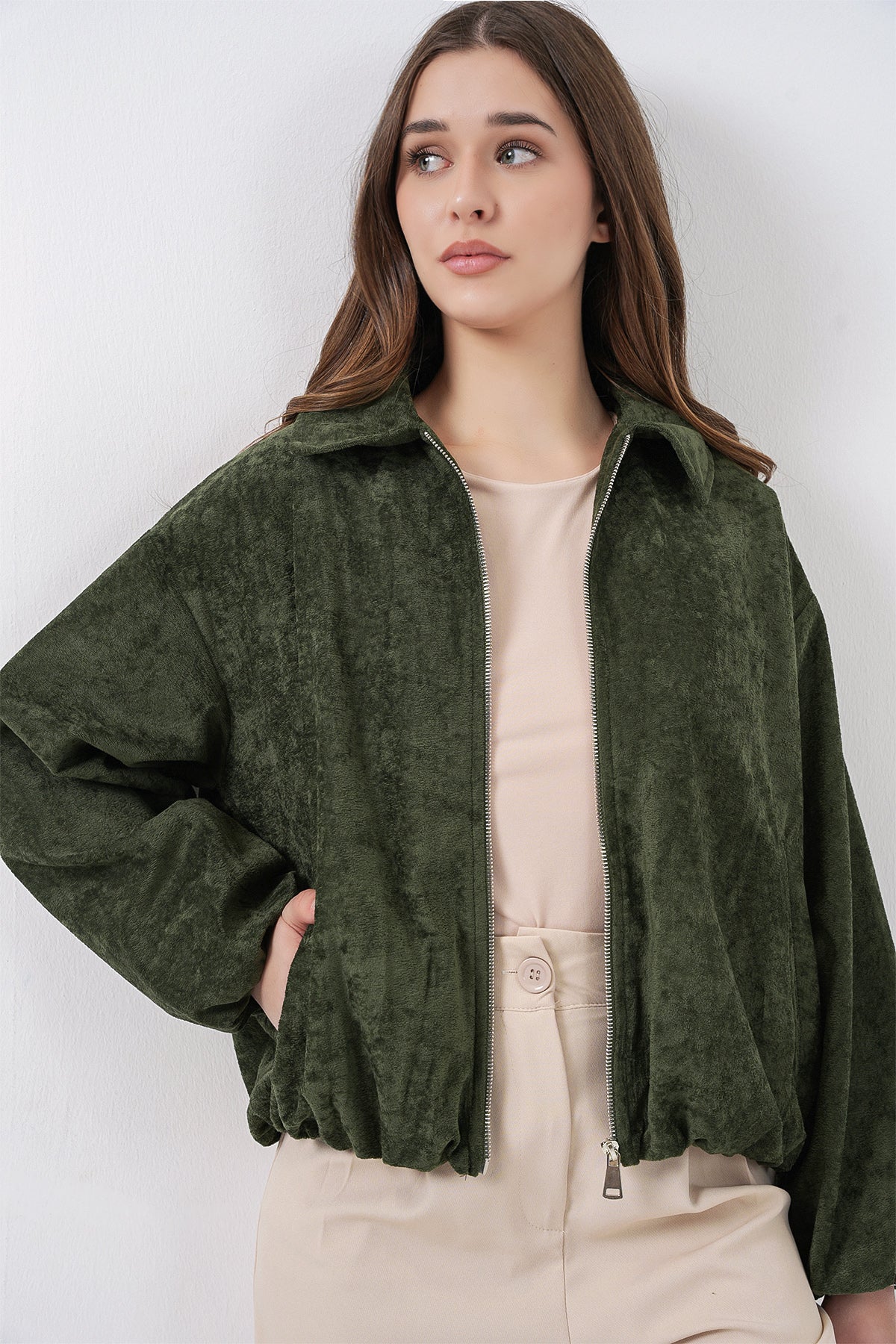 Image of Kadın Büzgülü Oversize Kadife Ceket 0733 - Haki
