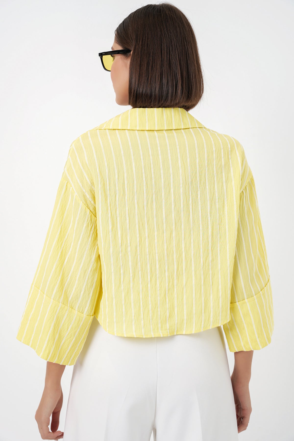 Image of Tricou scurt cu dungi supradimensionate pentru femei 20326 - Galben