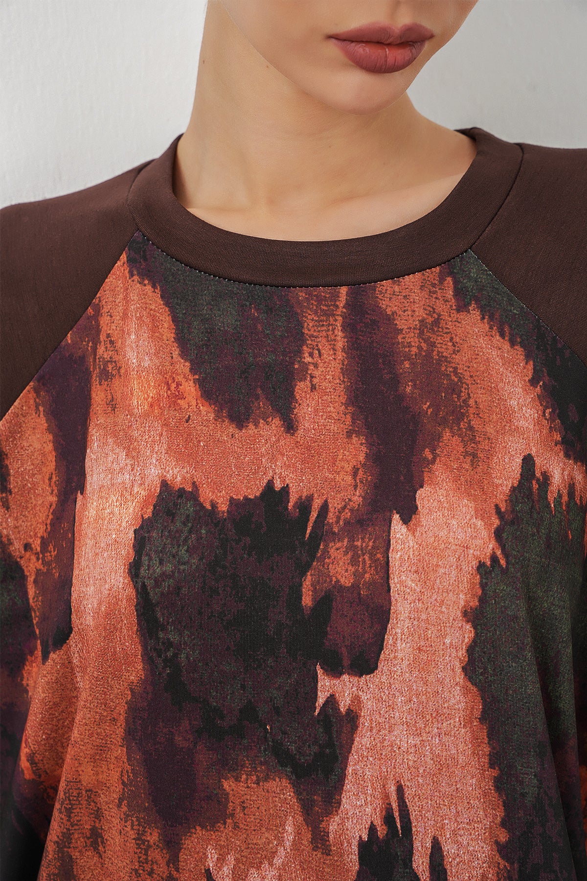 Image of Women's Patterned Oversize Tunic and Pants Two-Piece Set 55462 - Brown