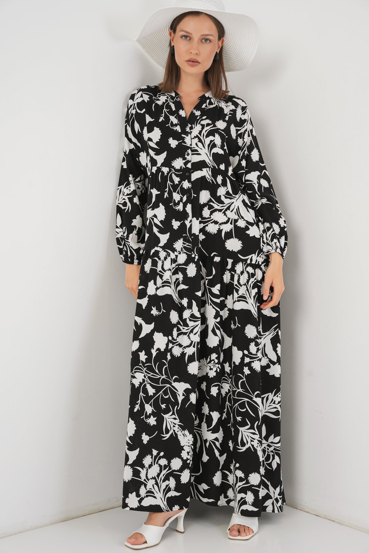 Image of Women's Patterned Long Hijab Dress 2585 - Black - White 1