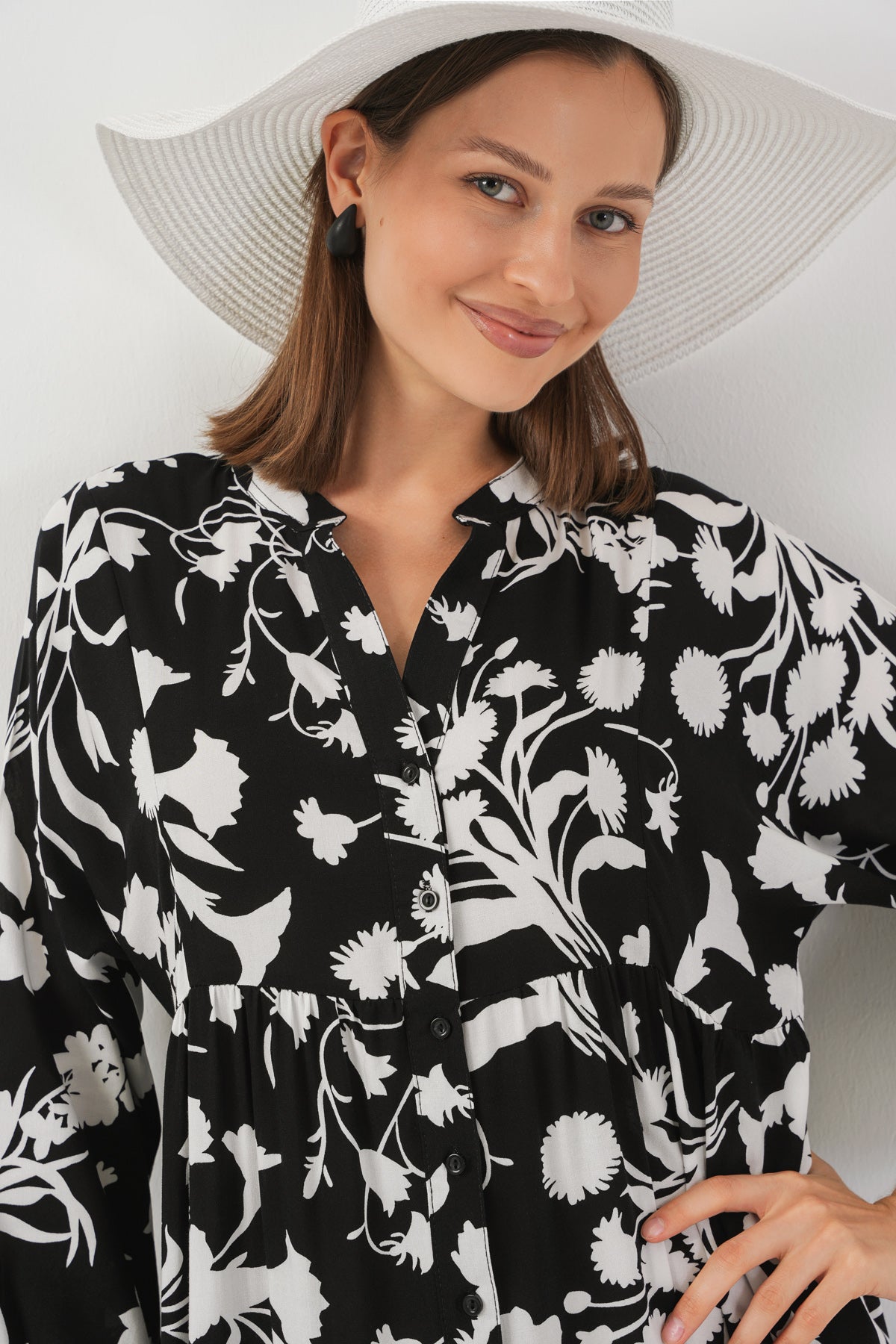 Image of Women's Patterned Long Hijab Dress 2585 - Black - White 1