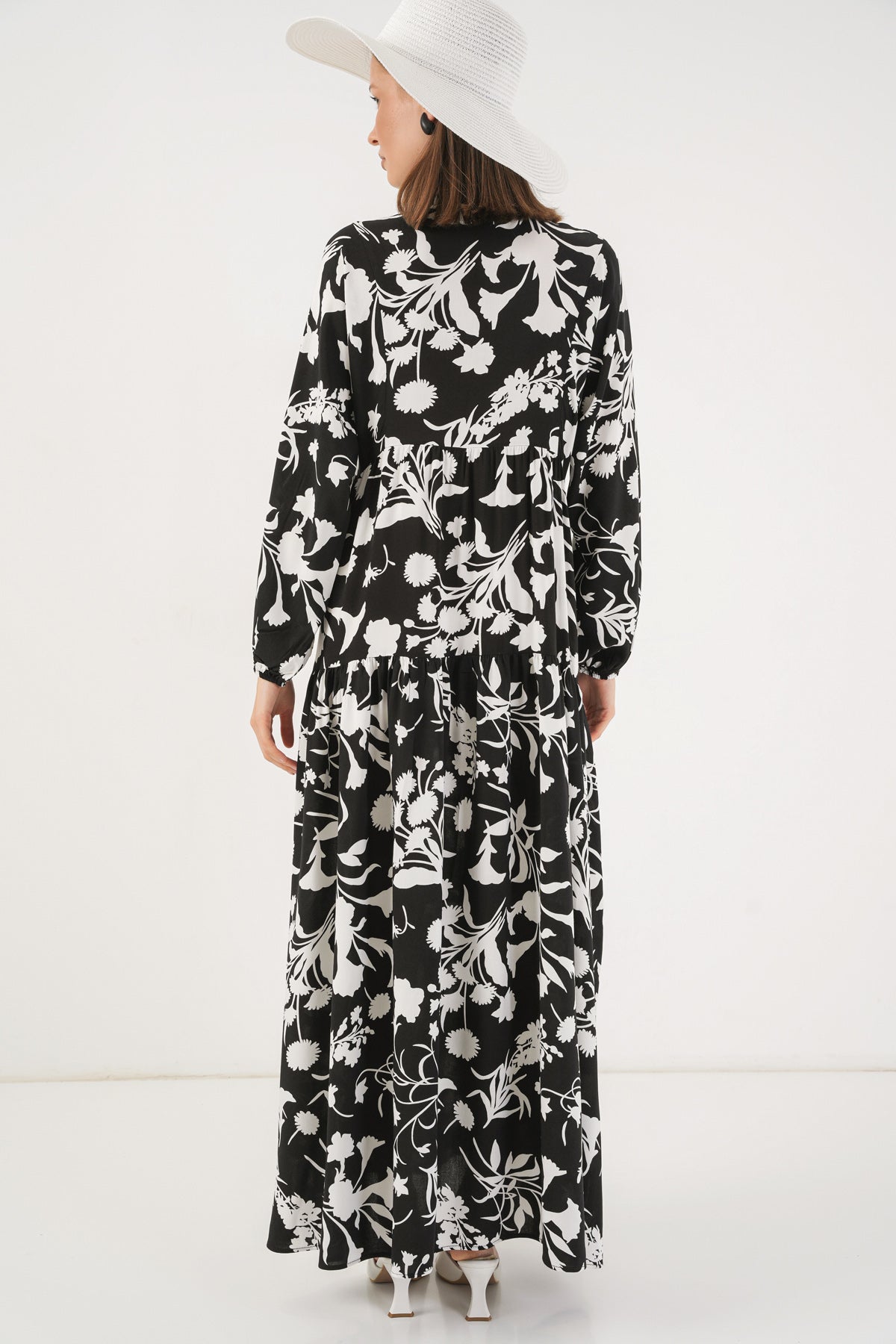 Image of Women's Patterned Long Hijab Dress 2585 - Black - White 1
