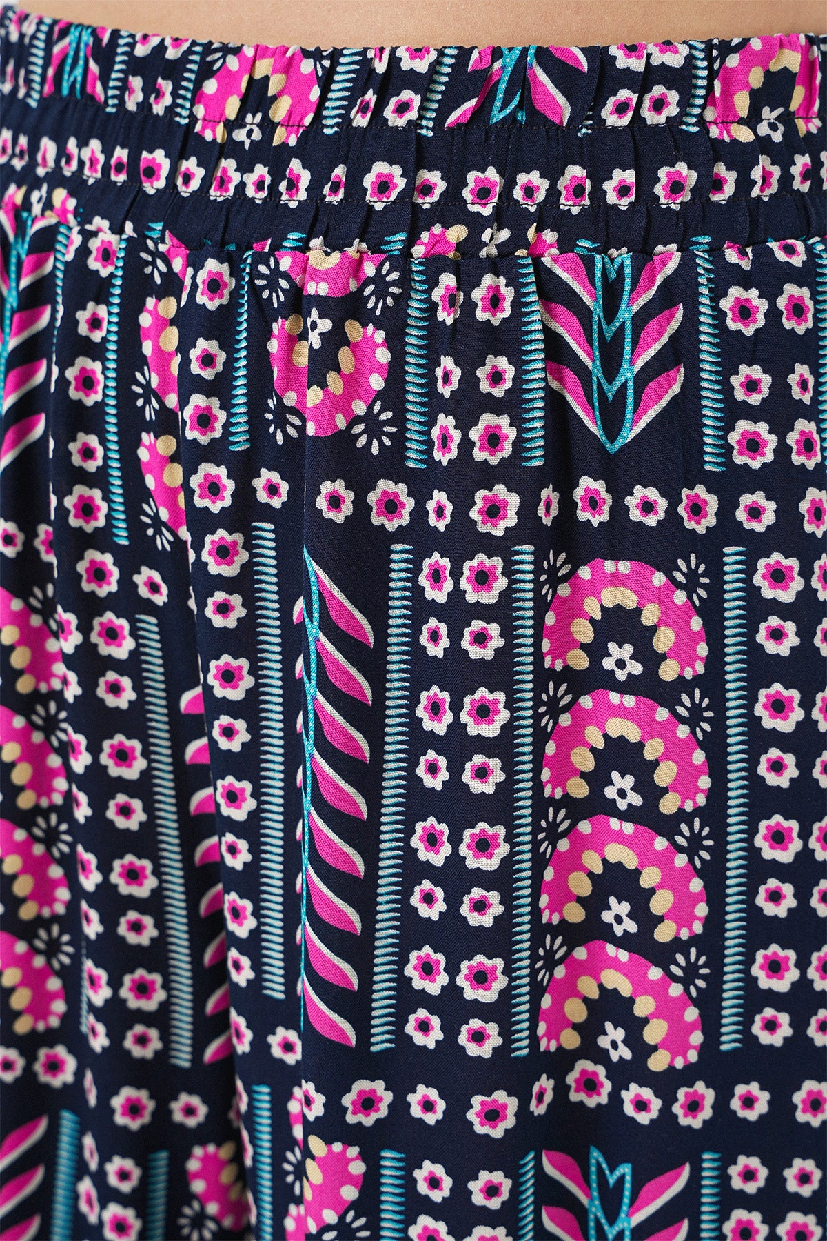 Image of Pantaloni din viscoză cu model pentru femei 6749 - Bleumarin