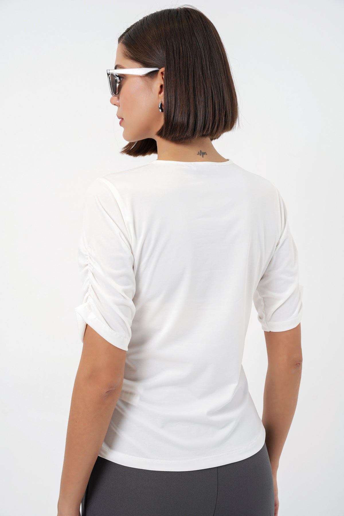 Image of Kadın Düğme Detaylı Sandy Bluz 992 - Beyaz