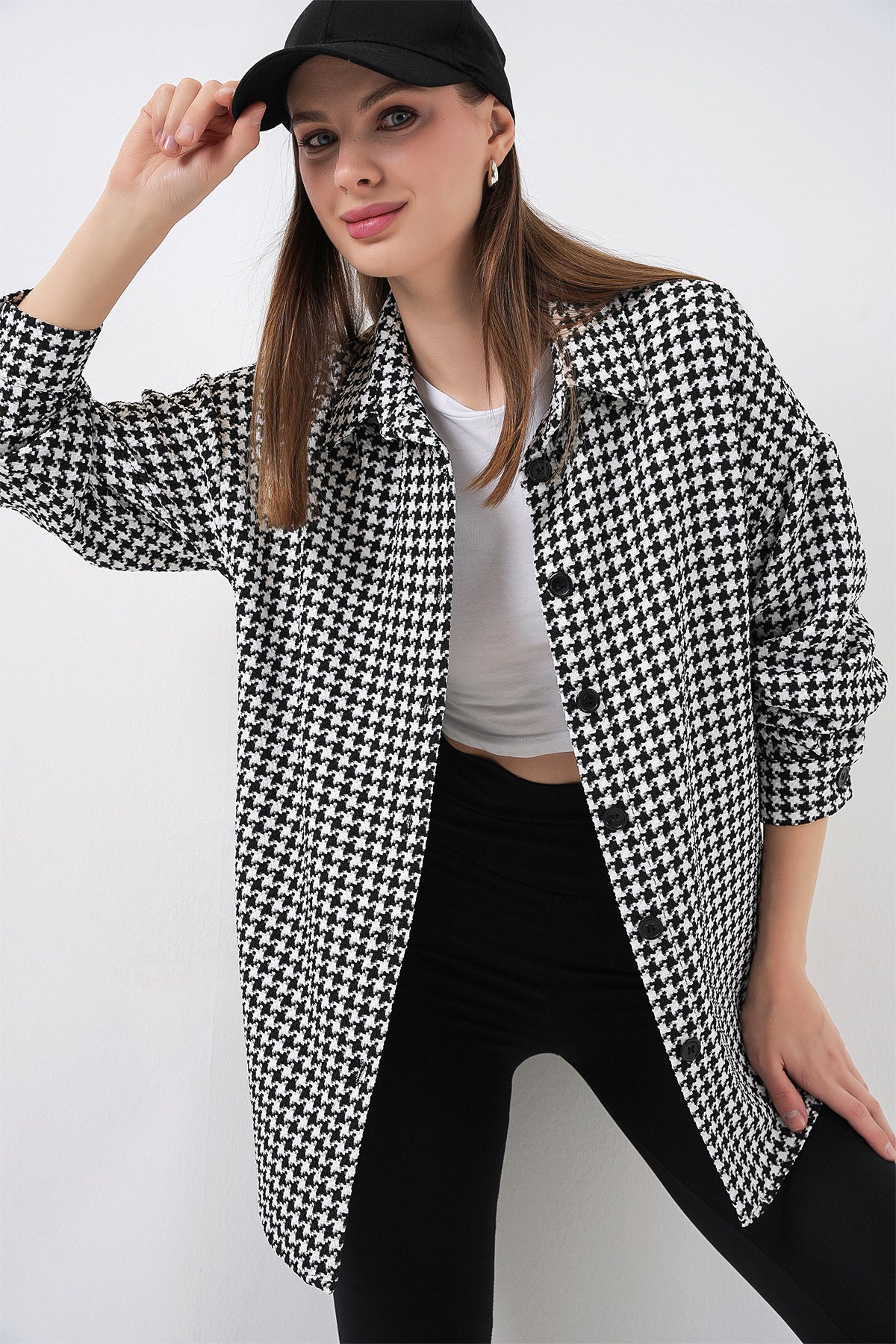 Image of Kadın Kazayağı Desen Oversize Gömlek 3854 - Siyah - Beyaz