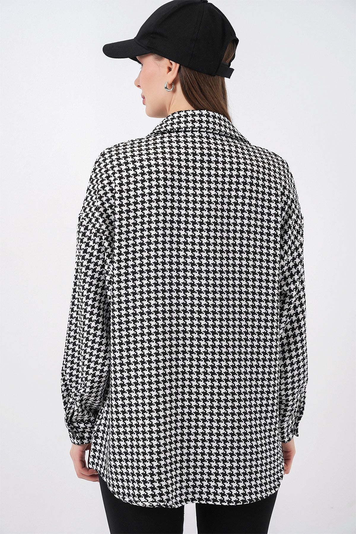 Image of Kadın Kazayağı Desen Oversize Gömlek 3854 - Siyah - Beyaz
