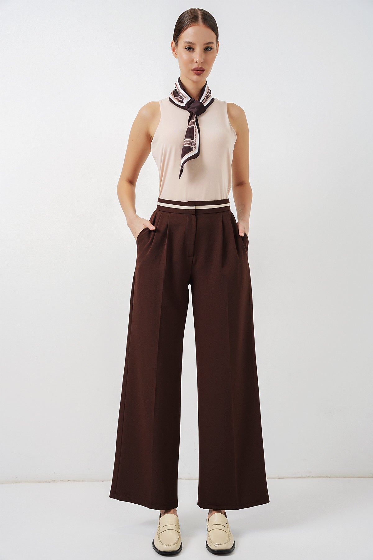 Image of Kadın Geniş Paça Kumaş Pantolon 30088 - Kahverengi