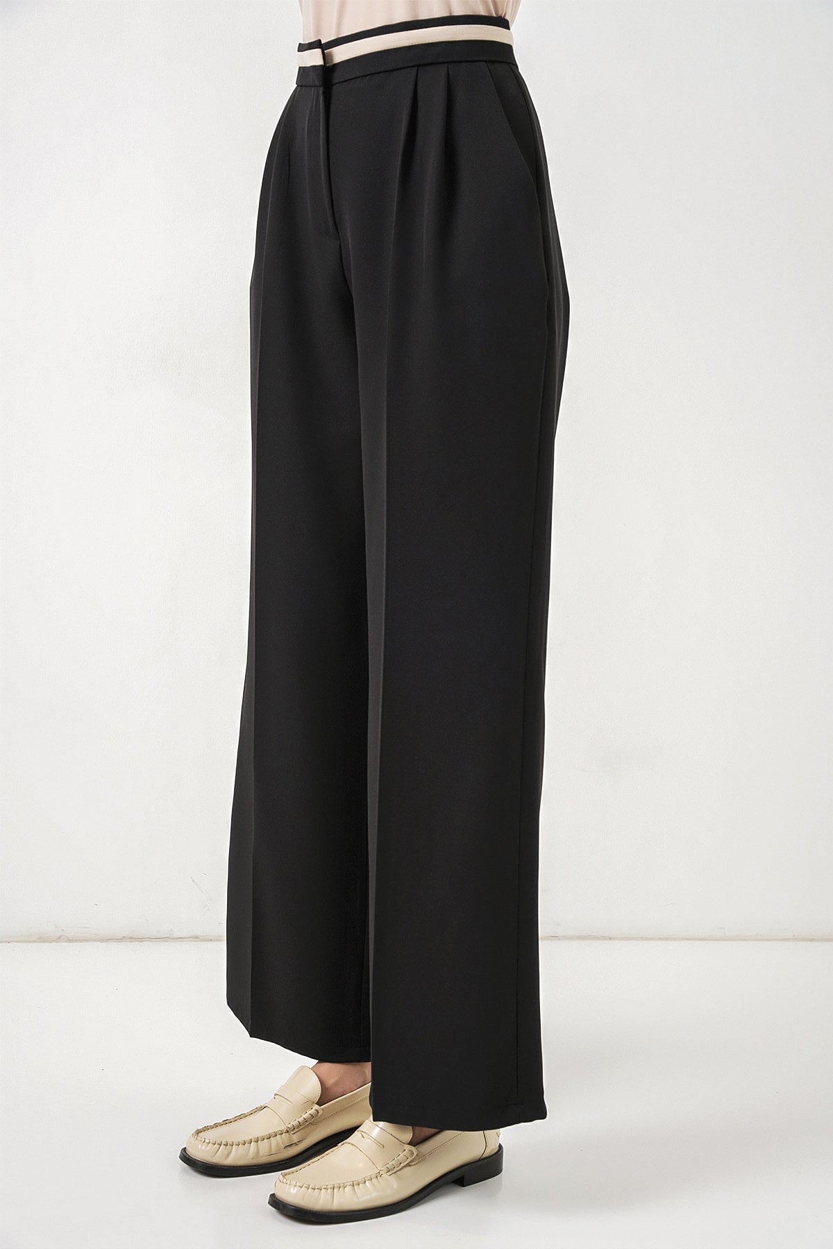 Image of Kadın Geniş Paça Kumaş Pantolon 30088 - Siyah
