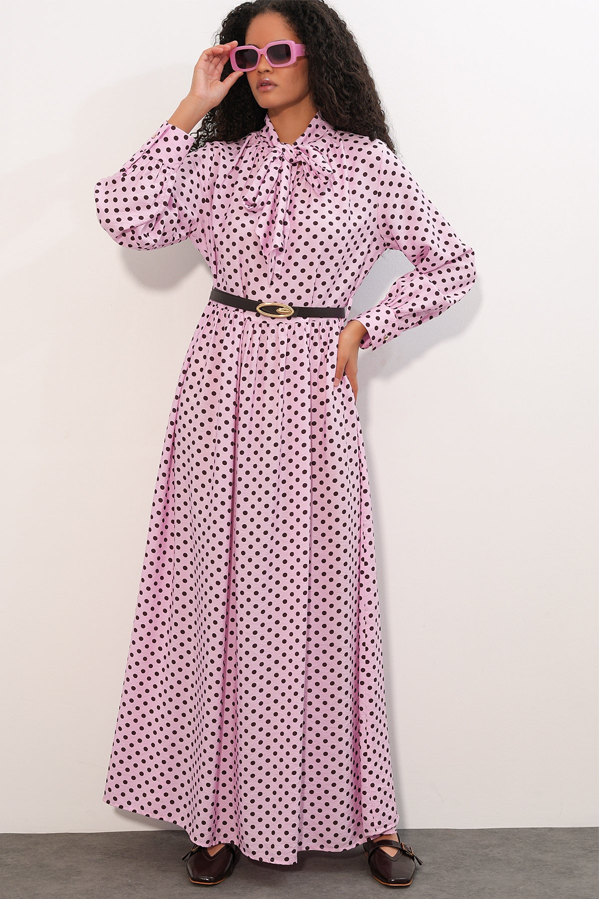 Image of Kadın Kemerli Puantiyeli Tesettür Elbise 2613 - Pembe