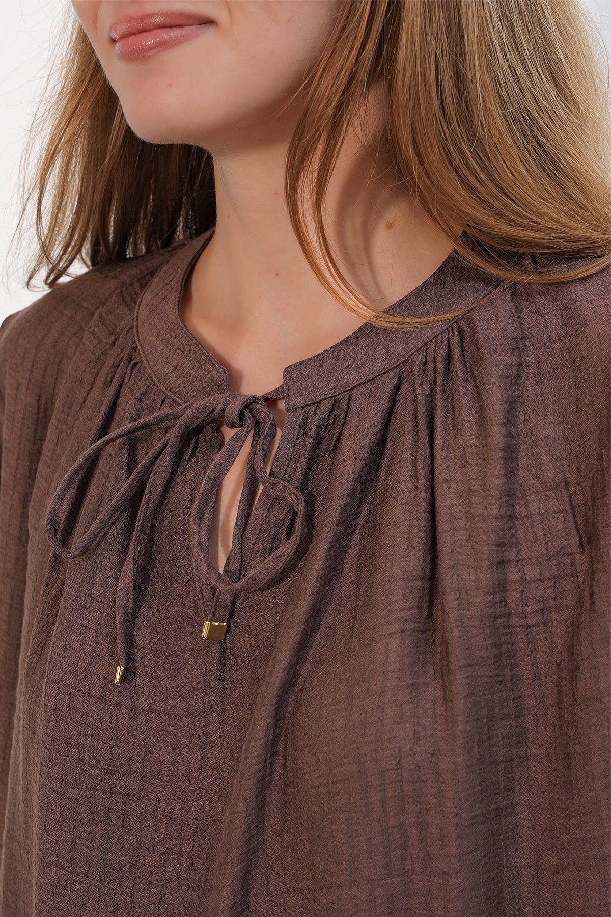 Image of Kadın Nakışlı Oversize Bluz 1000 - Kahverengi