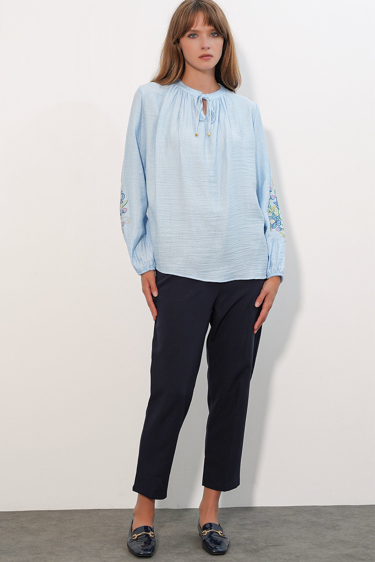Image of Kadın Nakışlı Oversize Bluz 1000 - Mavi