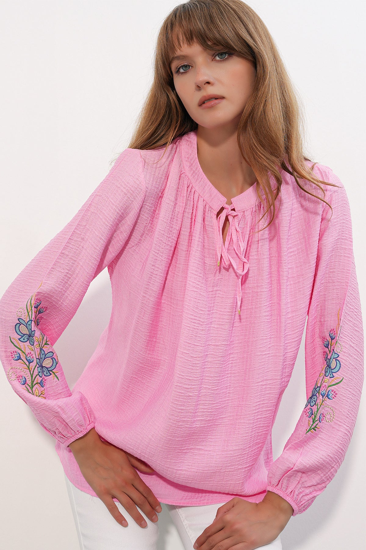 Image of Kadın Nakışlı Oversize Bluz 1000 - Pembe