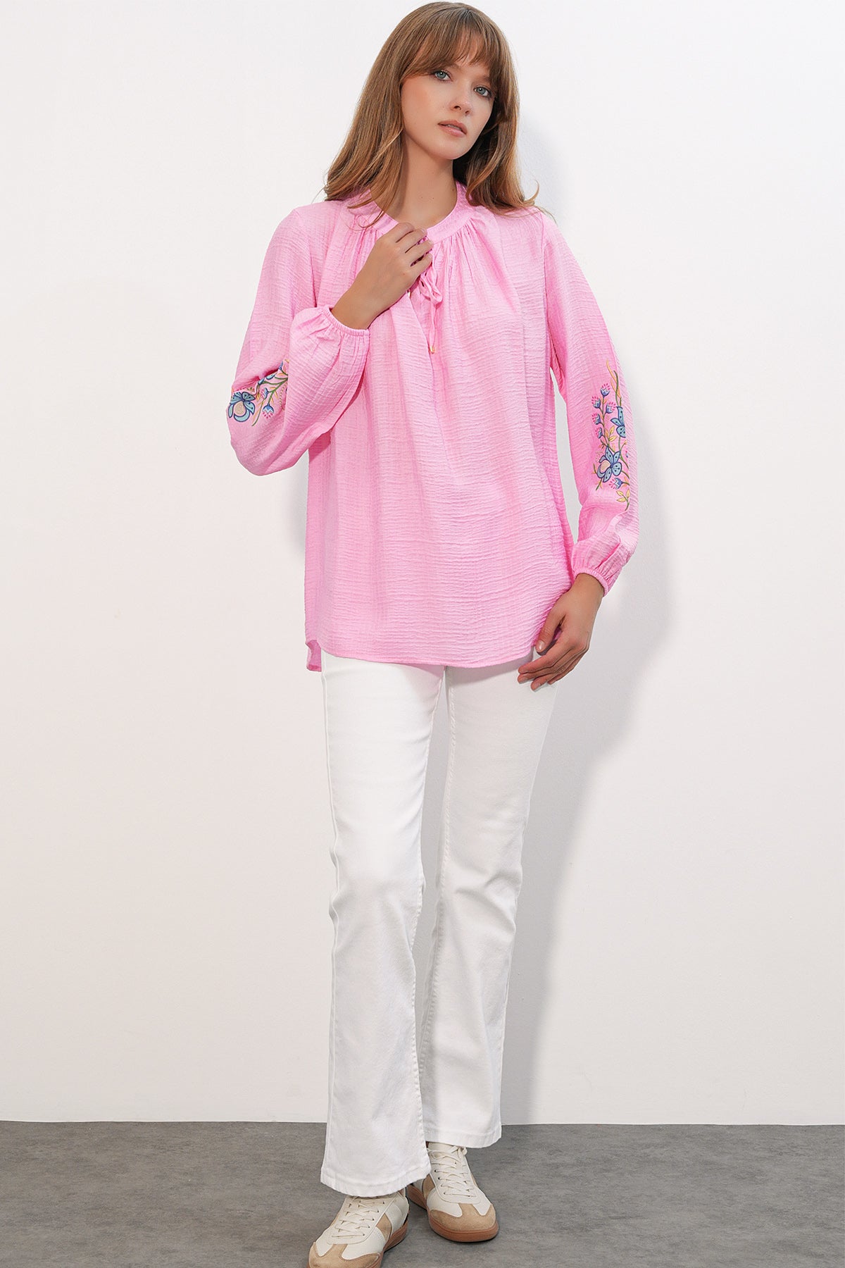 Image of Kadın Nakışlı Oversize Bluz 1000 - Pembe