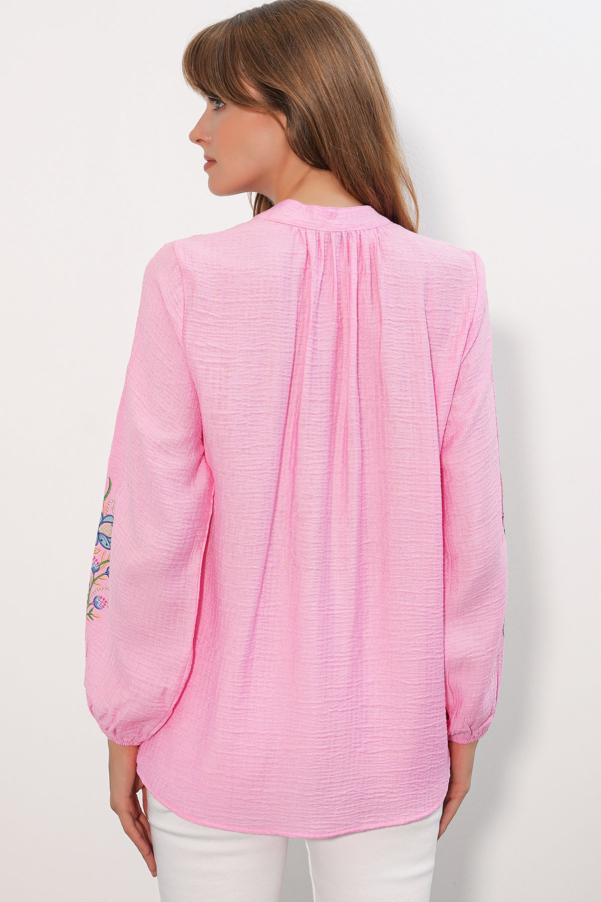 Image of Kadın Nakışlı Oversize Bluz 1000 - Pembe