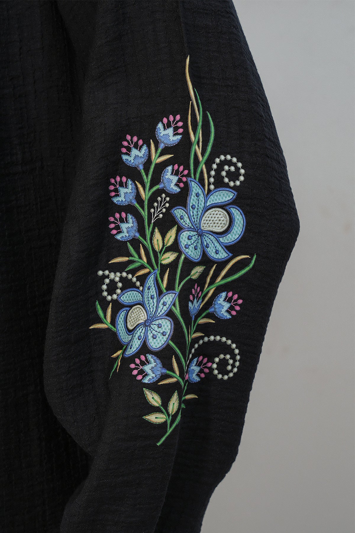 Image of Kadın Nakışlı Oversize Bluz 1000 - Siyah