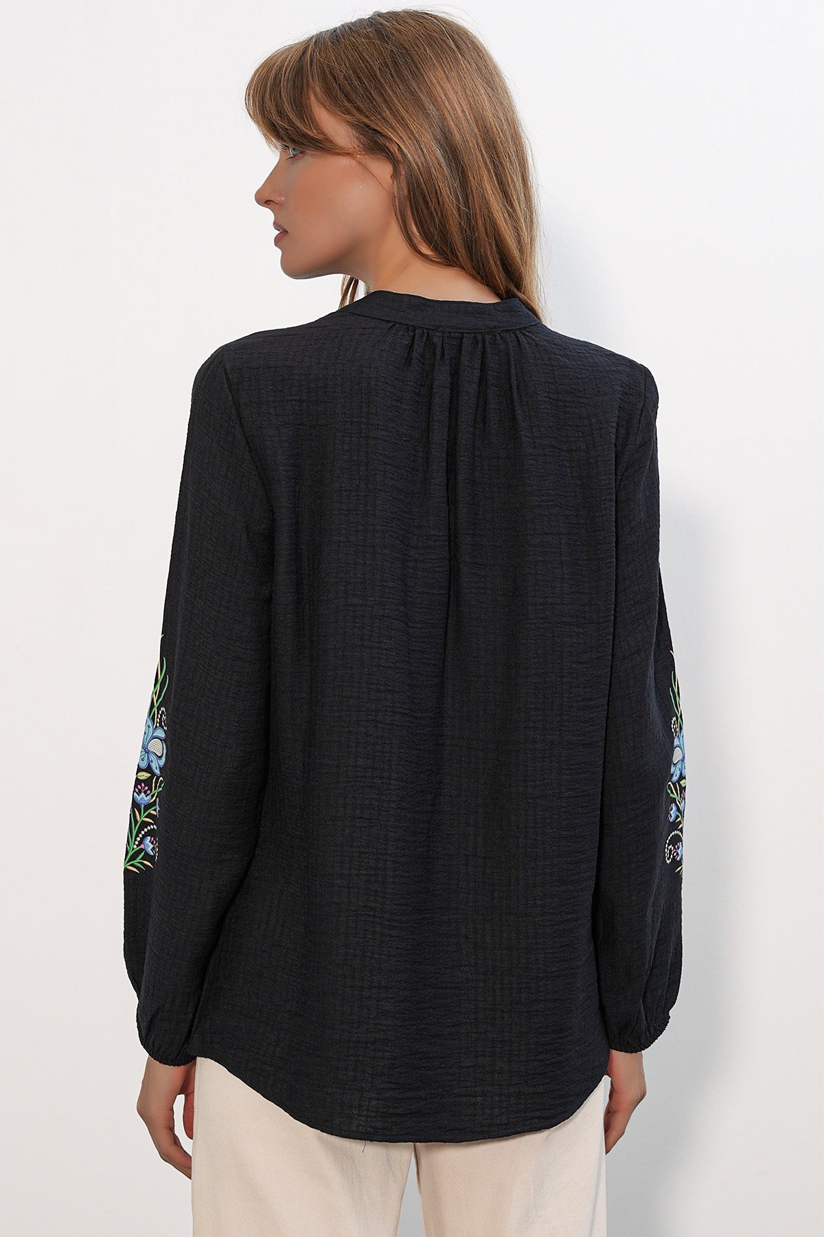 Image of Kadın Nakışlı Oversize Bluz 1000 - Siyah