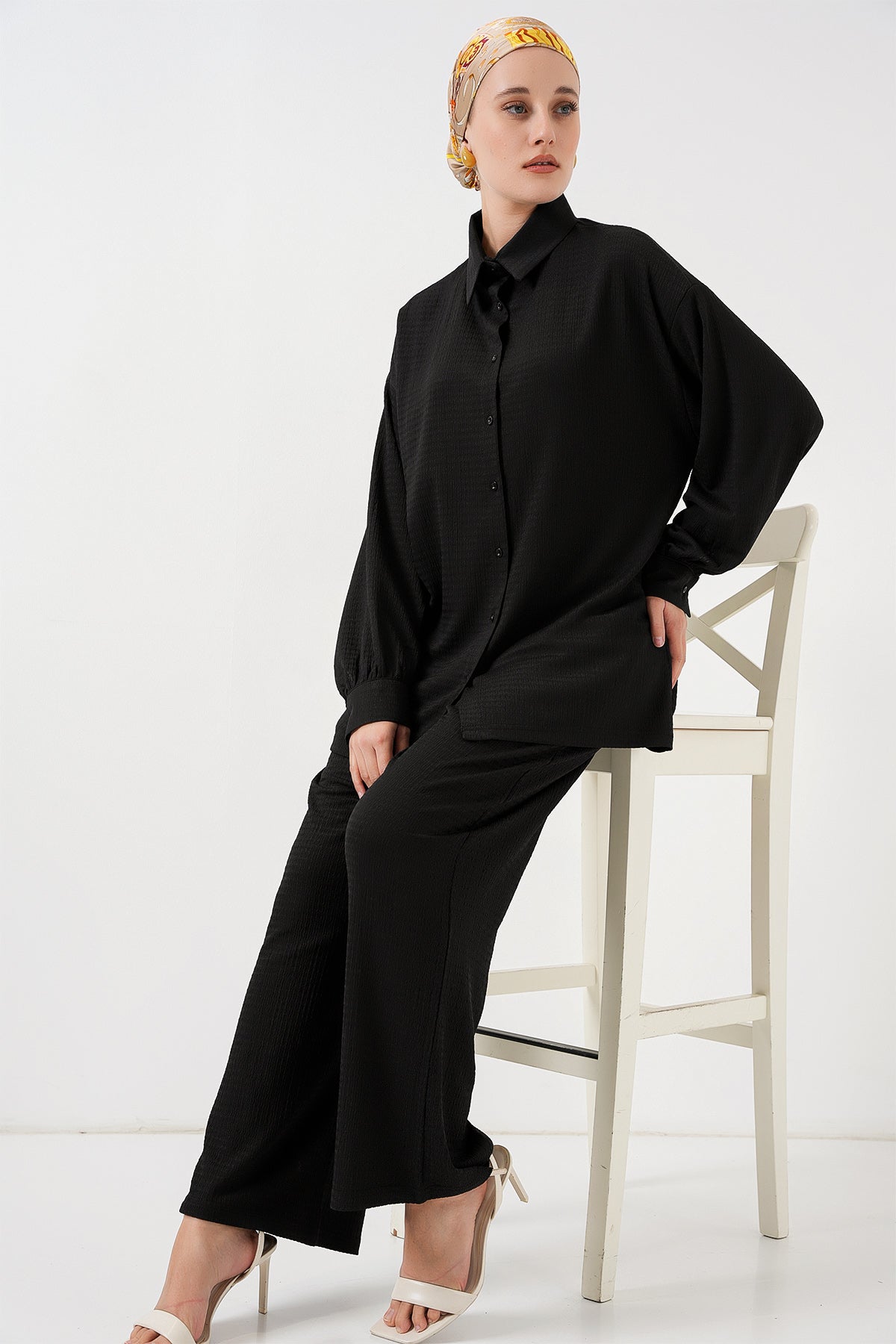 Image of Women's Knitted Hijab Set (Top and Bottom) 6711 - Black