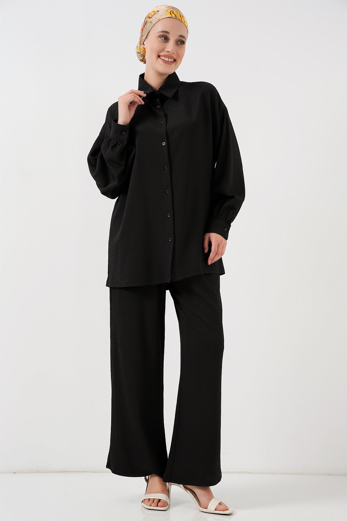 Image of Women's Knitted Hijab Set (Top and Bottom) 6711 - Black