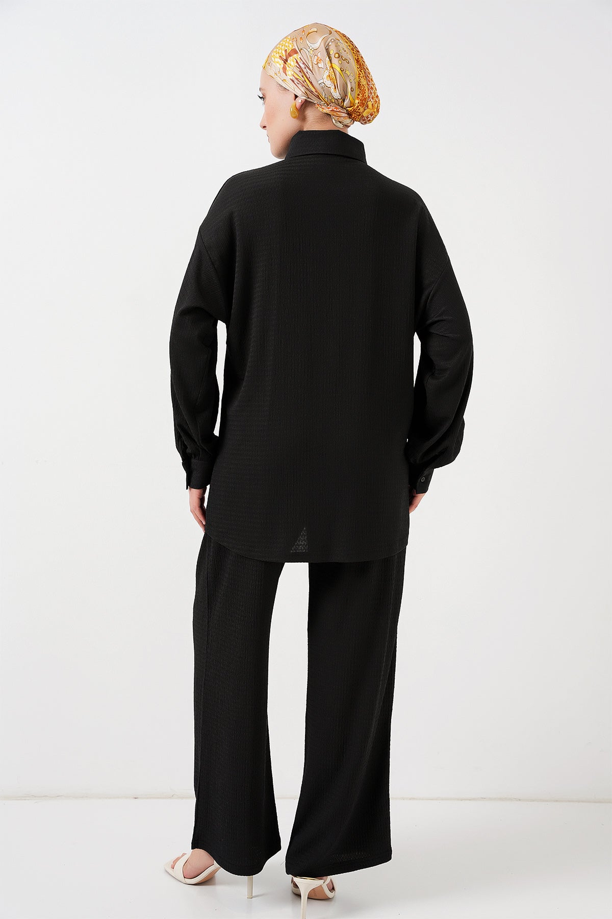 Image of Women's Knitted Hijab Set (Top and Bottom) 6711 - Black
