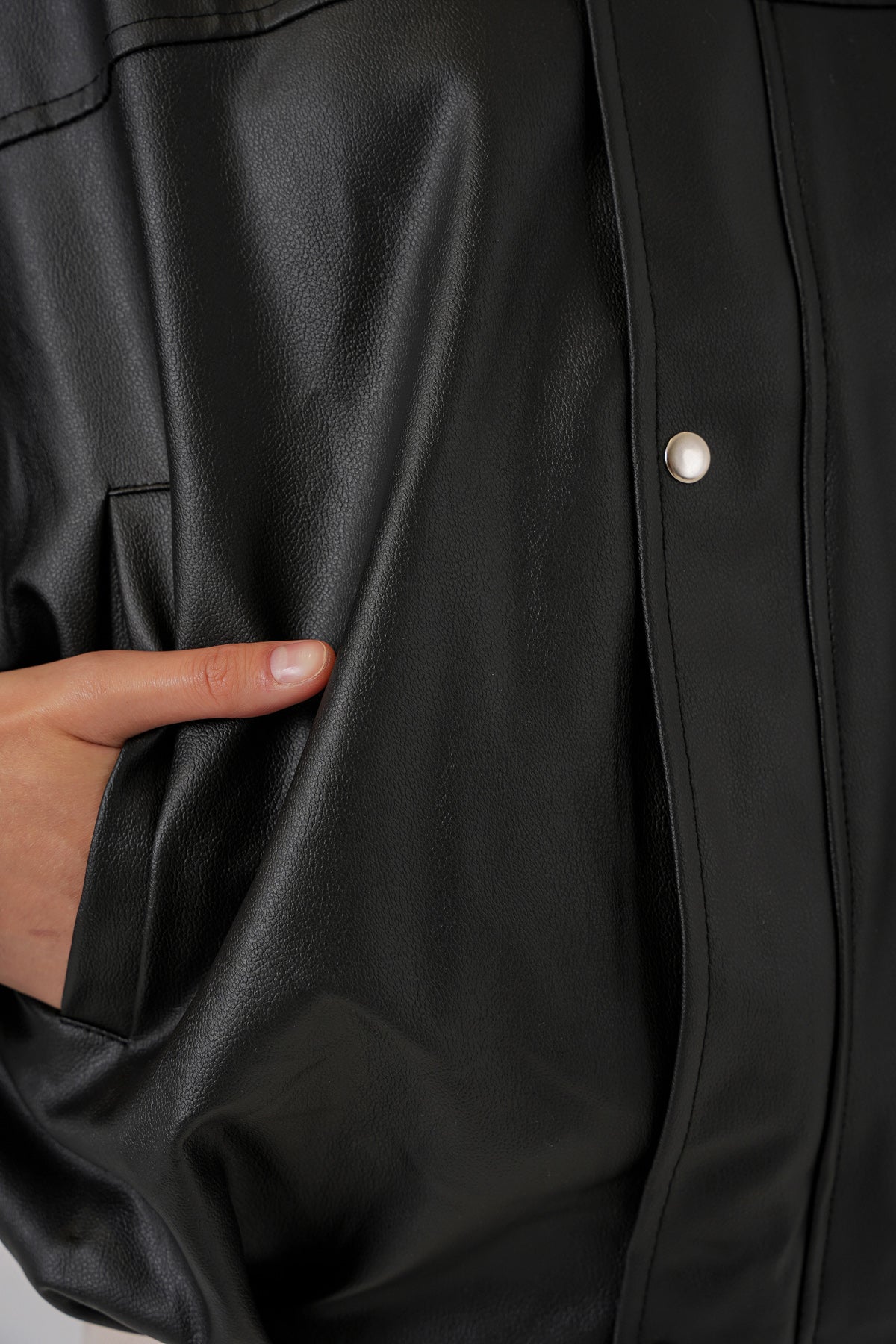 Image of Women's Oversize Leather Jacket 1055 - Black