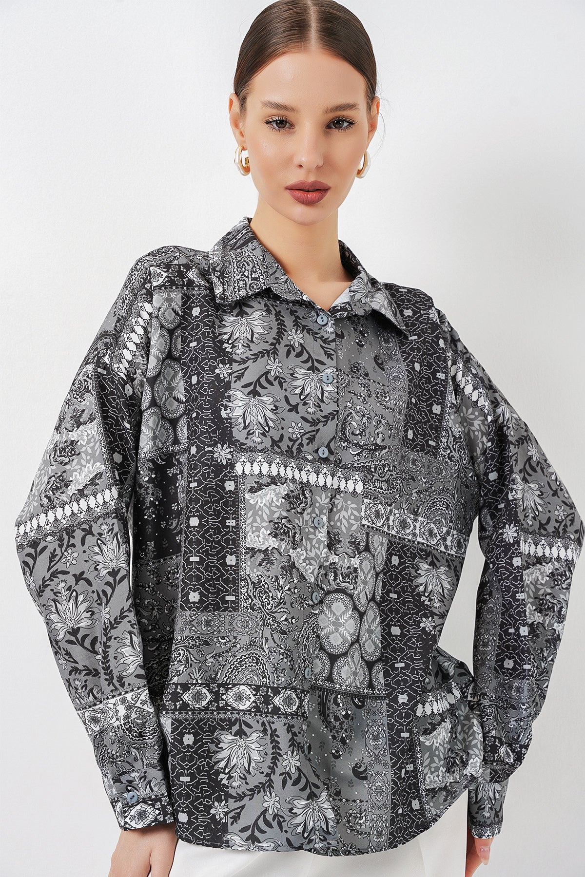 Image of Kadın Oversize Desenli Saten Gömlek 20365 - Antrasit
