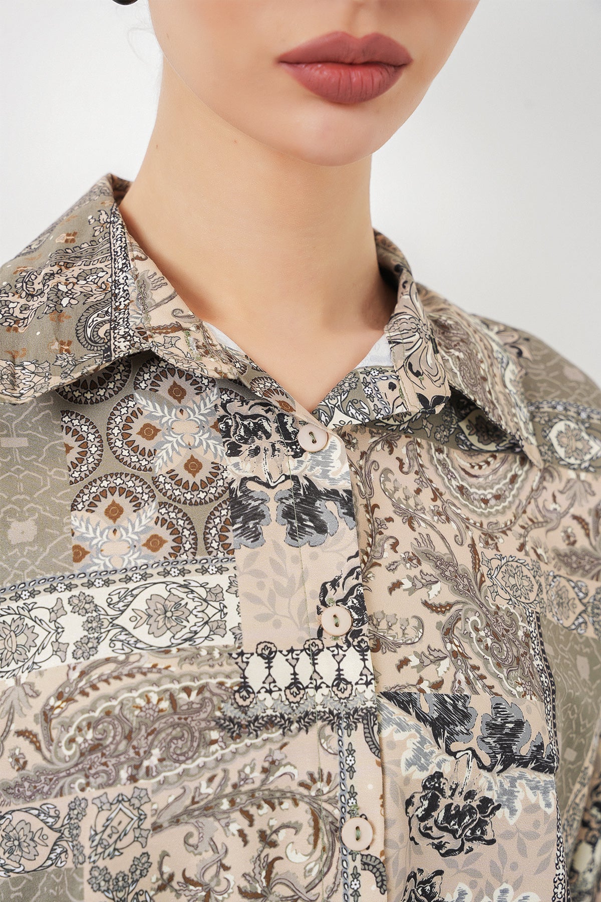 Image of Women's Oversize Patterned Satin Shirt 20365 - Çağla