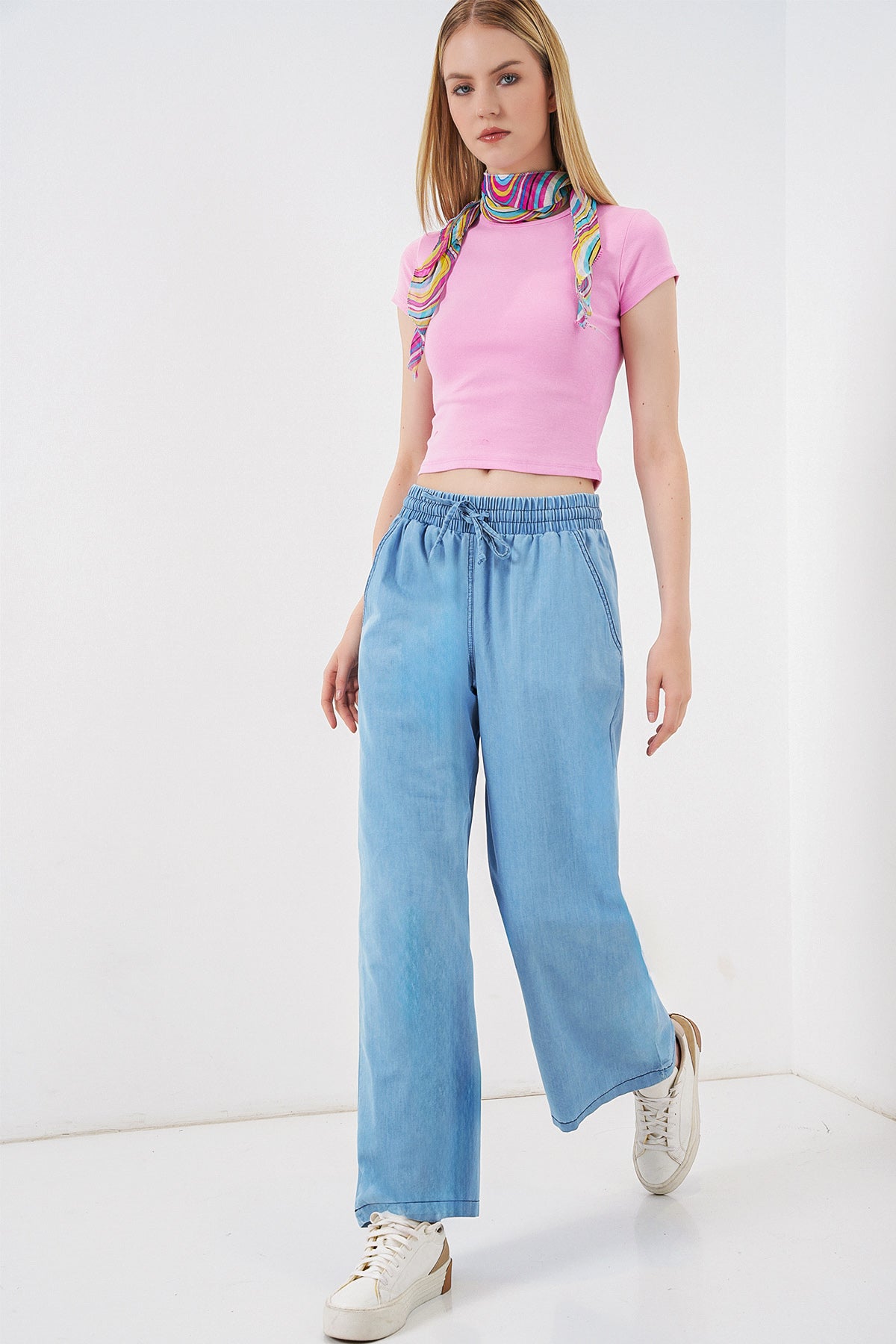 Image of Kadın Rahat Kalıp Kot Pantolon 6707 - Açık Mavi