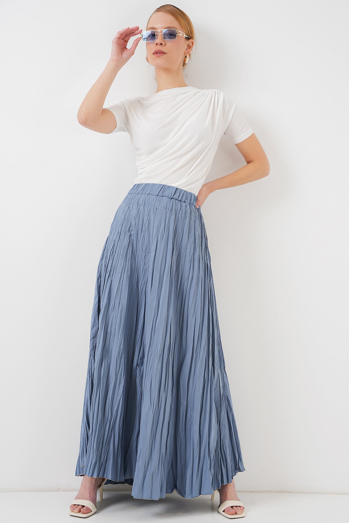 Image of Women's Long Wrinkled Skirt 8042 - Indigo