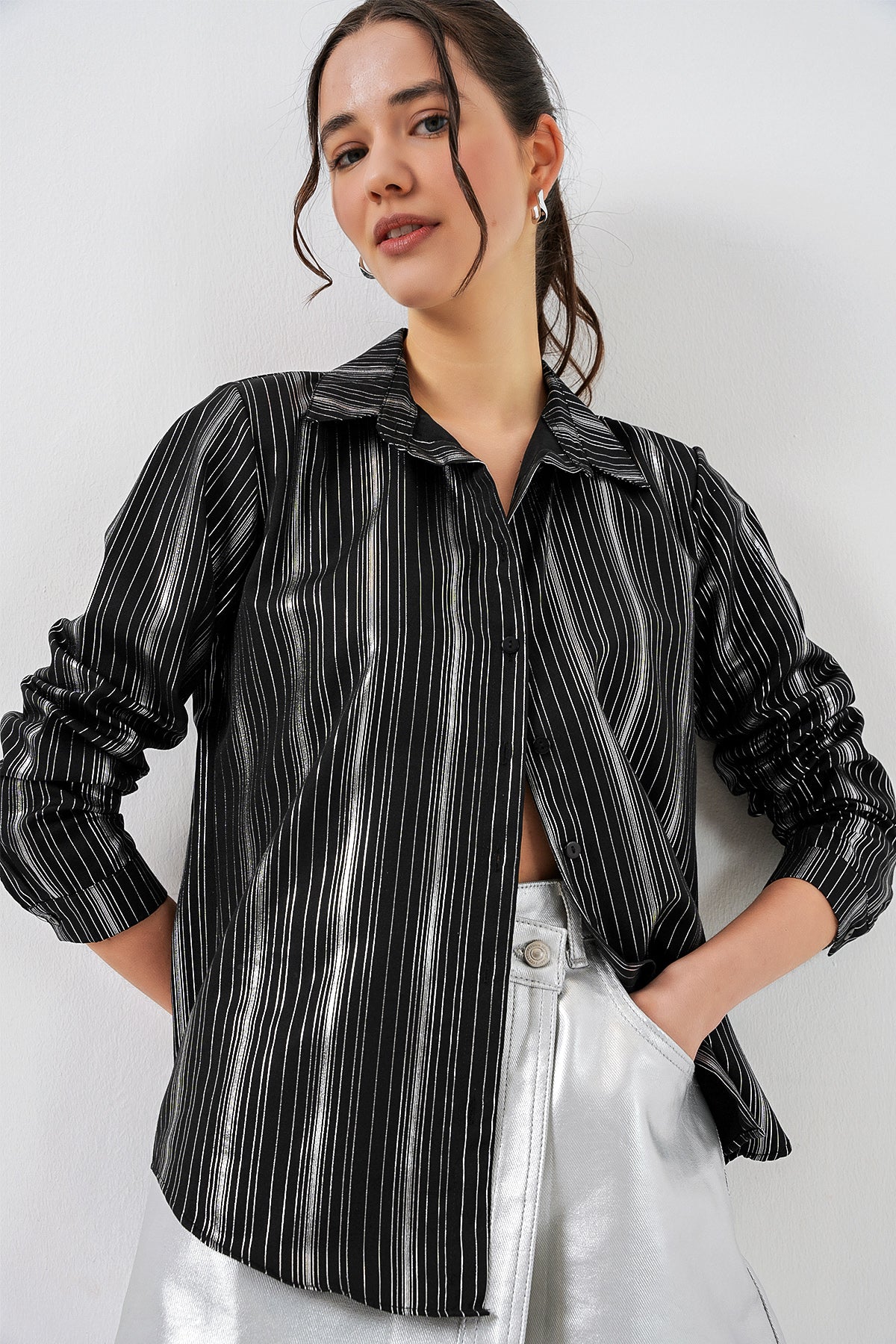 Image of Women's Black Striped Foil Pattern Shirt 20253
